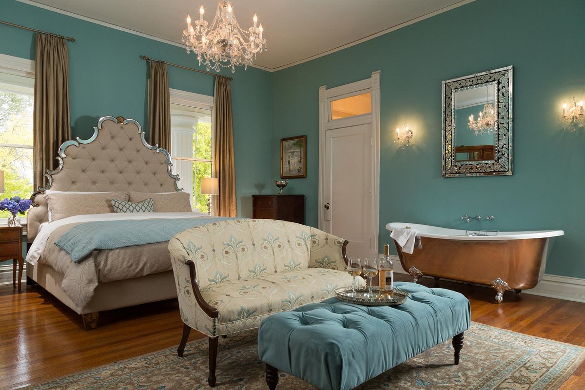 The Twelve Oaks