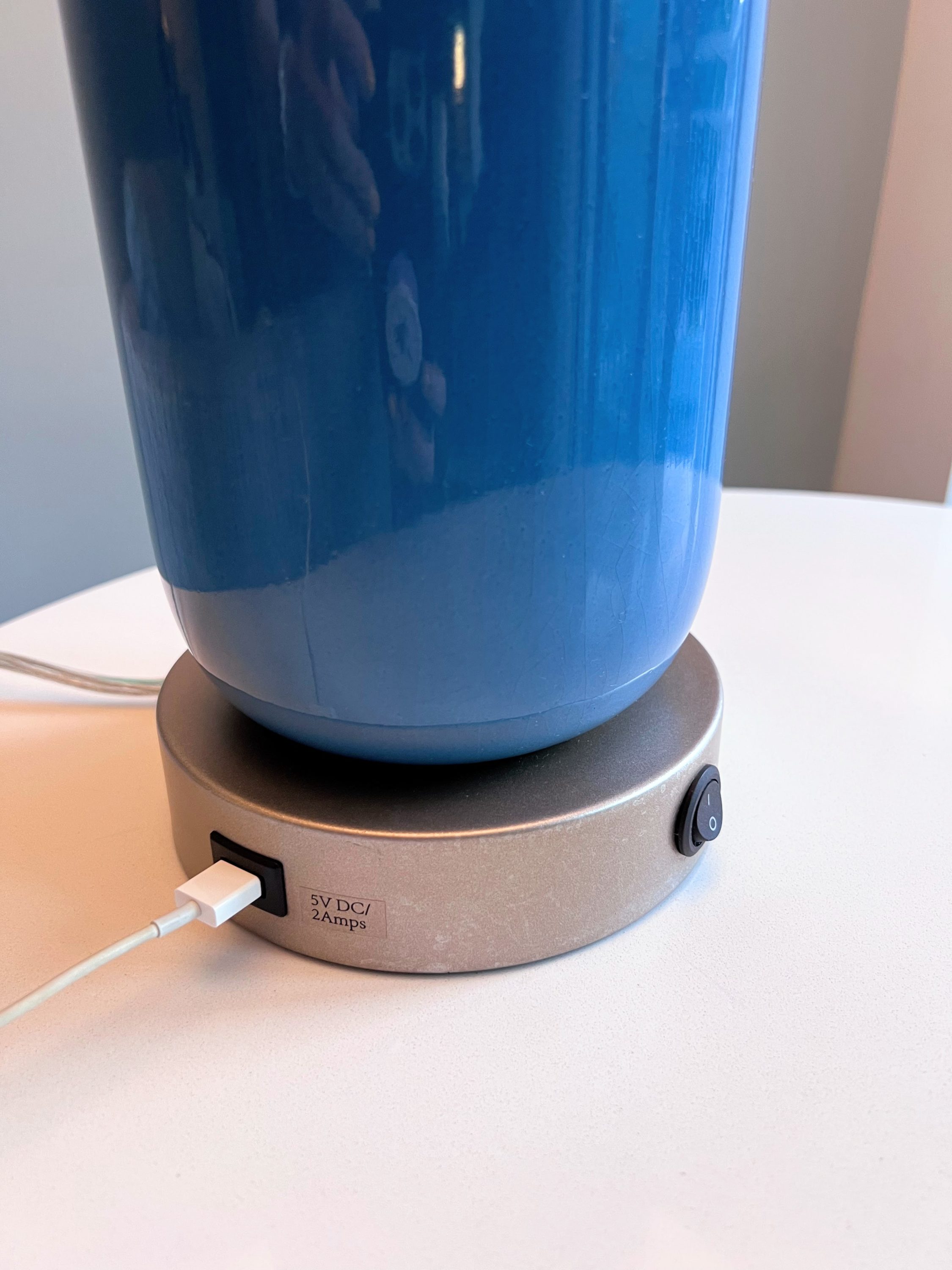 USB outlet in the lamp at The Reach