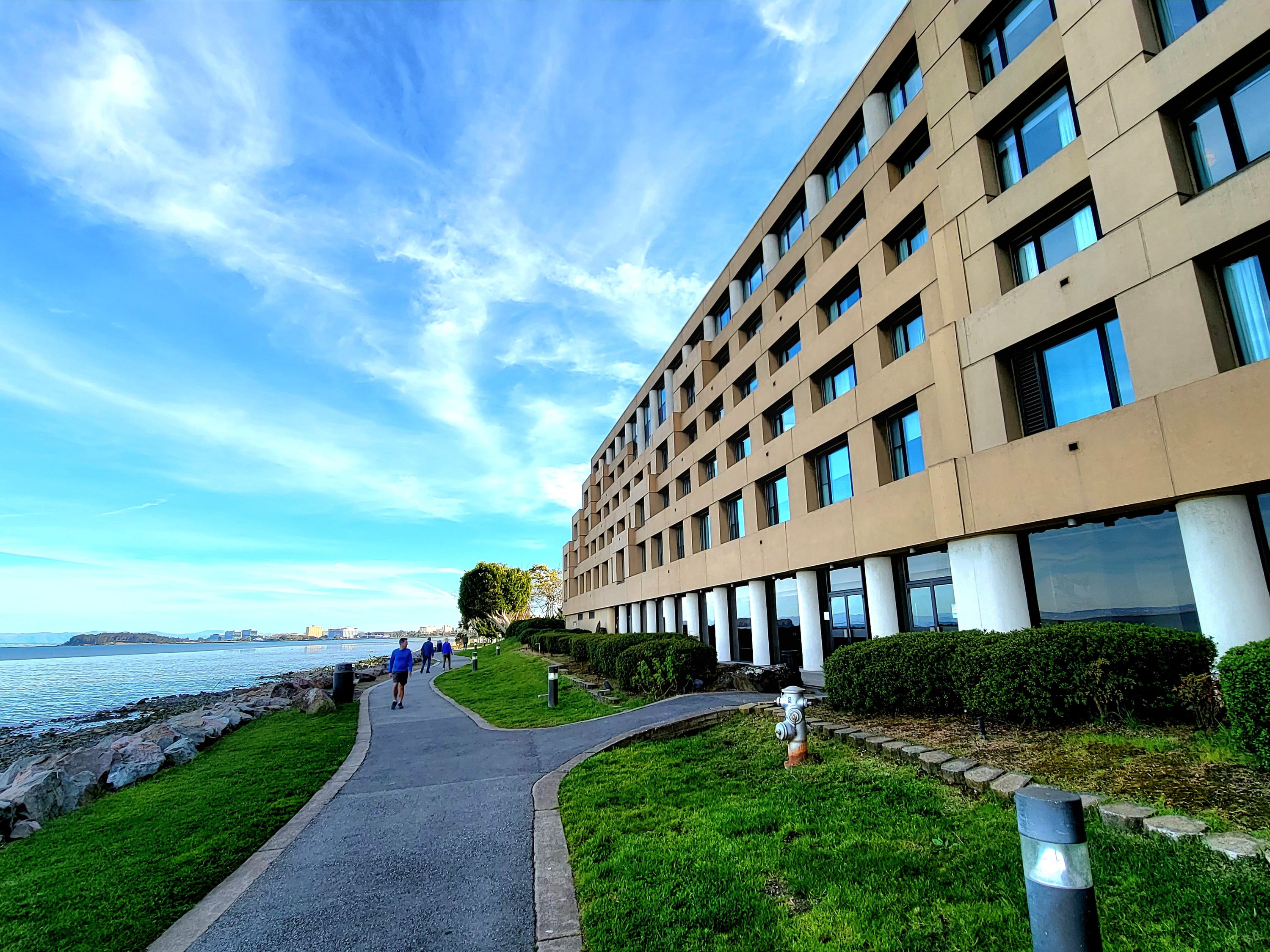 SFO Marriott Walkway SFO Marriott Walkway