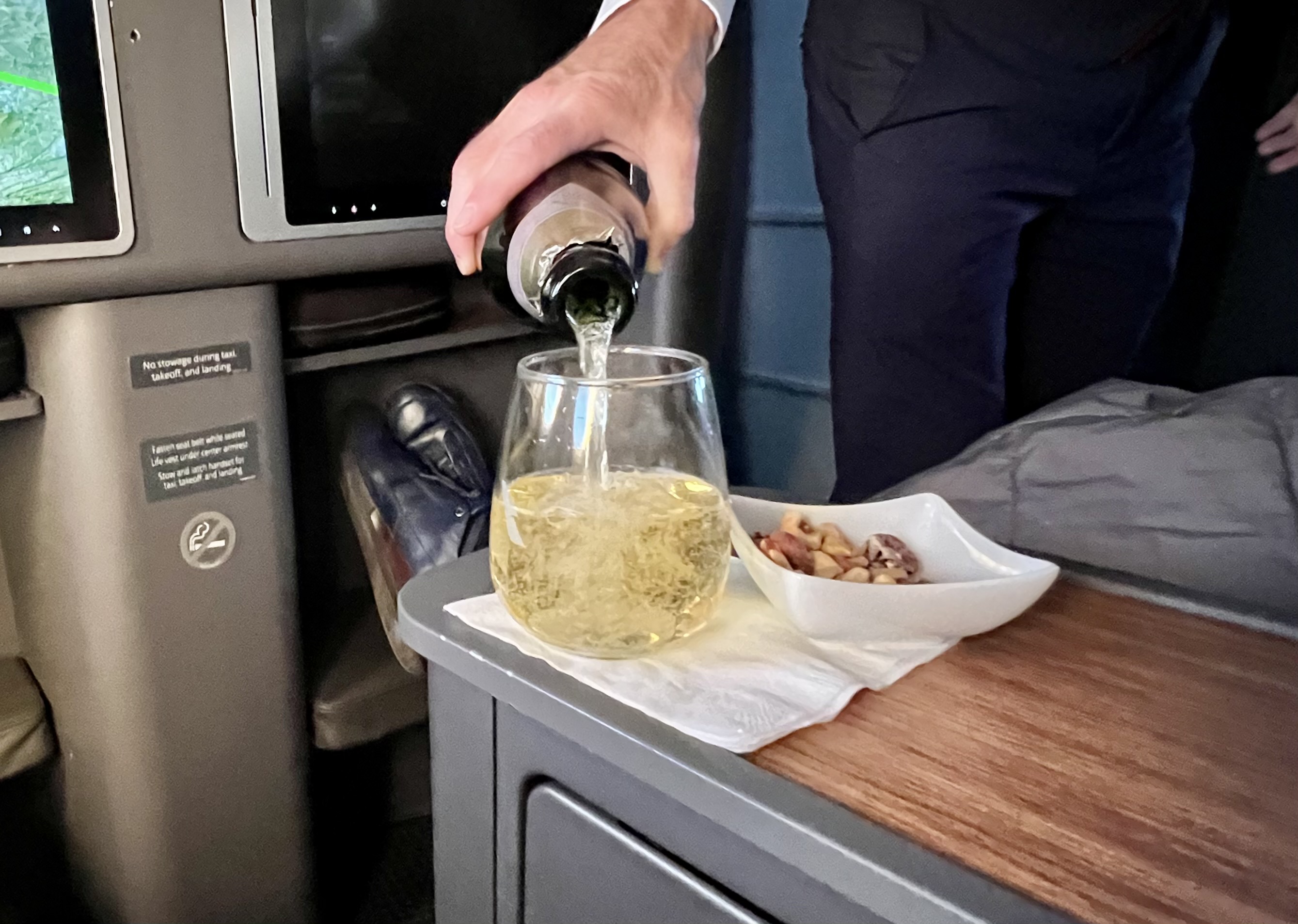 American Airlines A321T Flagship Business FB Champgane top up