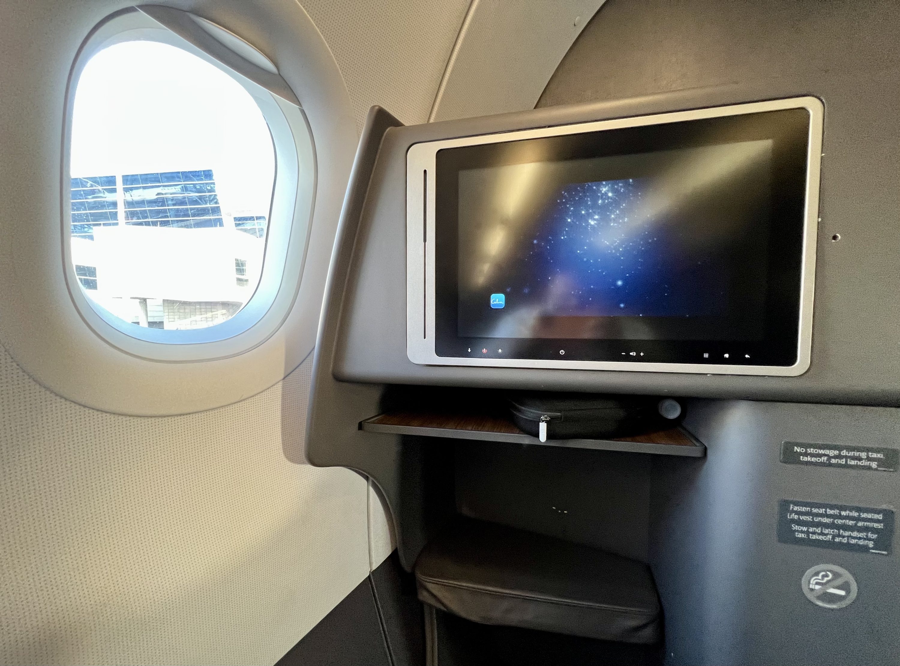 American Airlines A321T Flagship Business screen