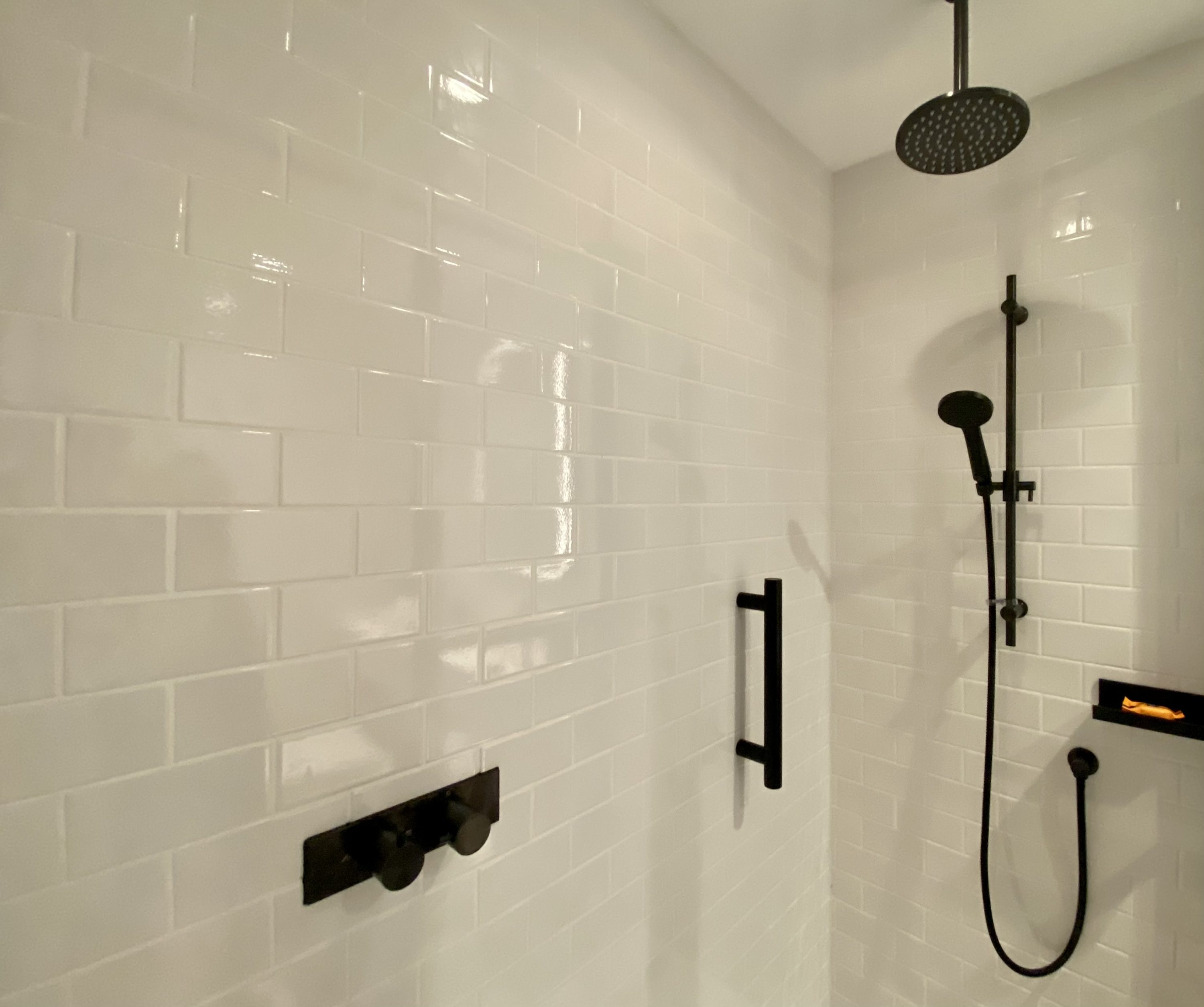 Canopy by Hilton London City bathroom shower