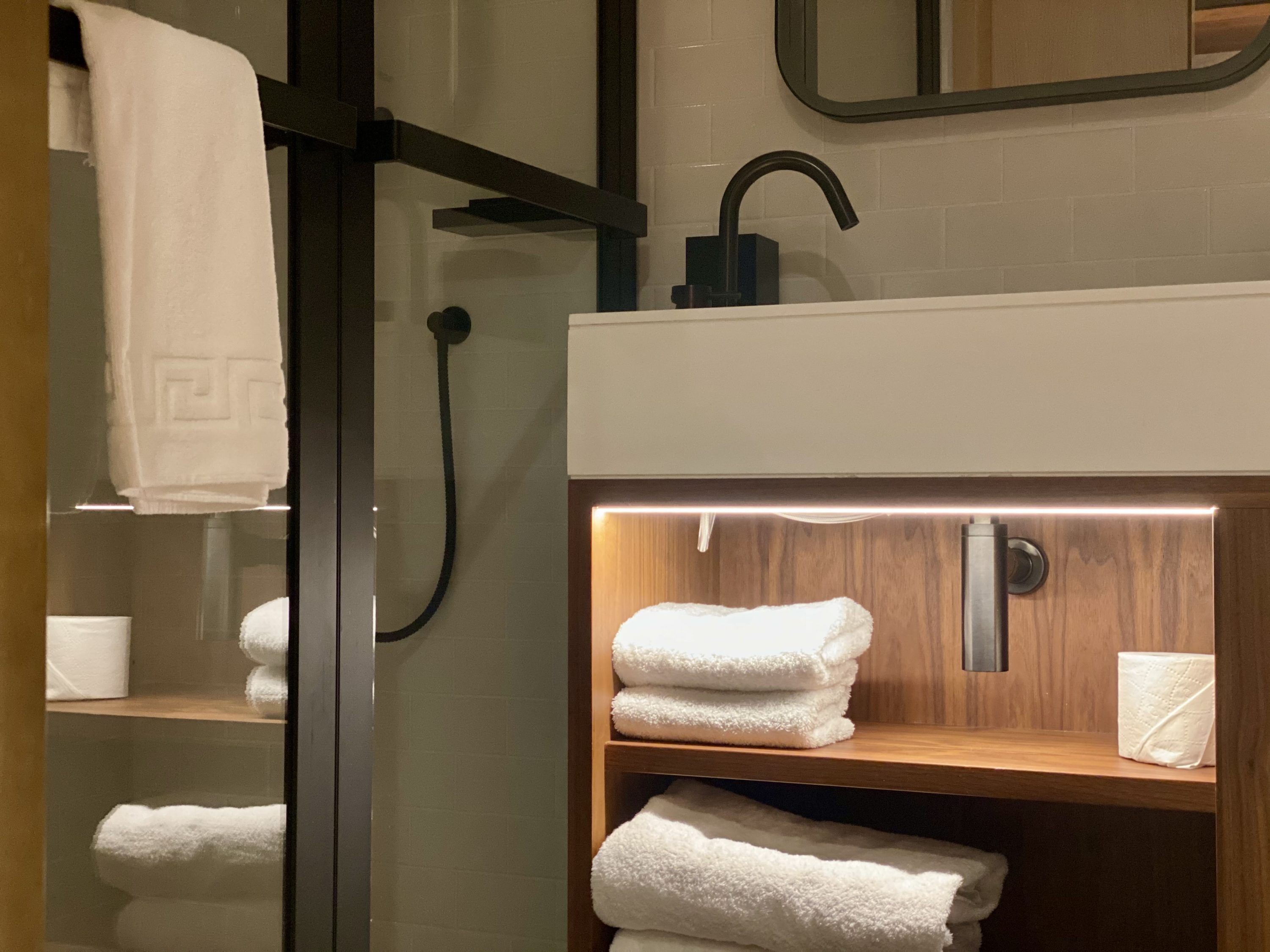 Canopy by Hilton London City bathroom under-sink lighting