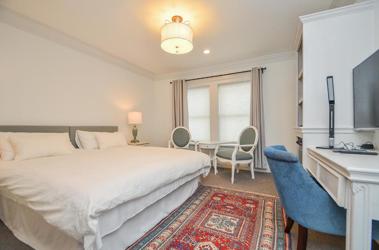 Houston Towers Inn