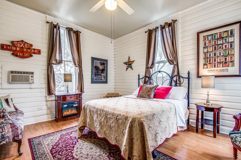 O'Caseys Boutique Inn