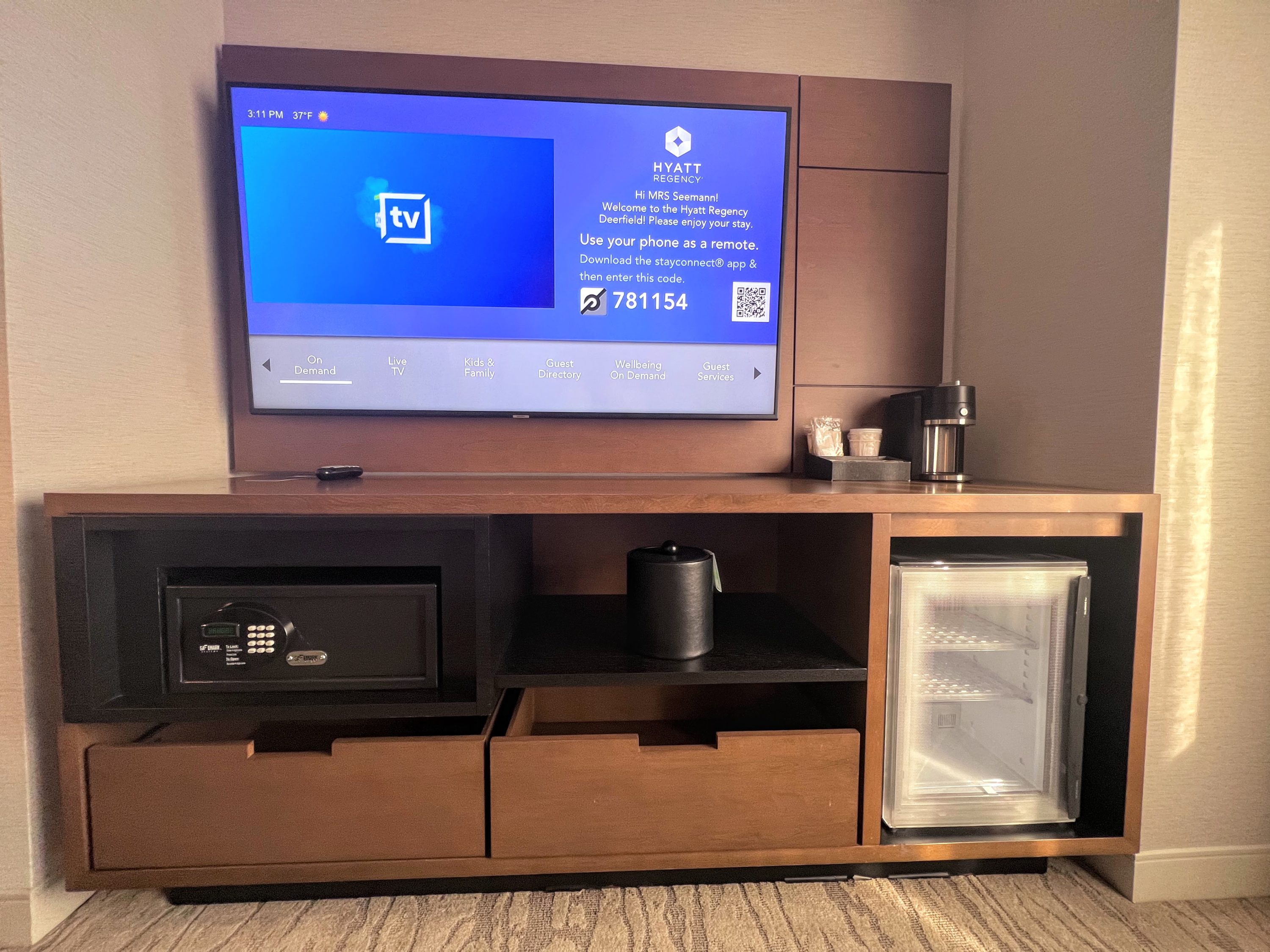 Hyatt Regency Deerfield Tv area in standard king bedroom