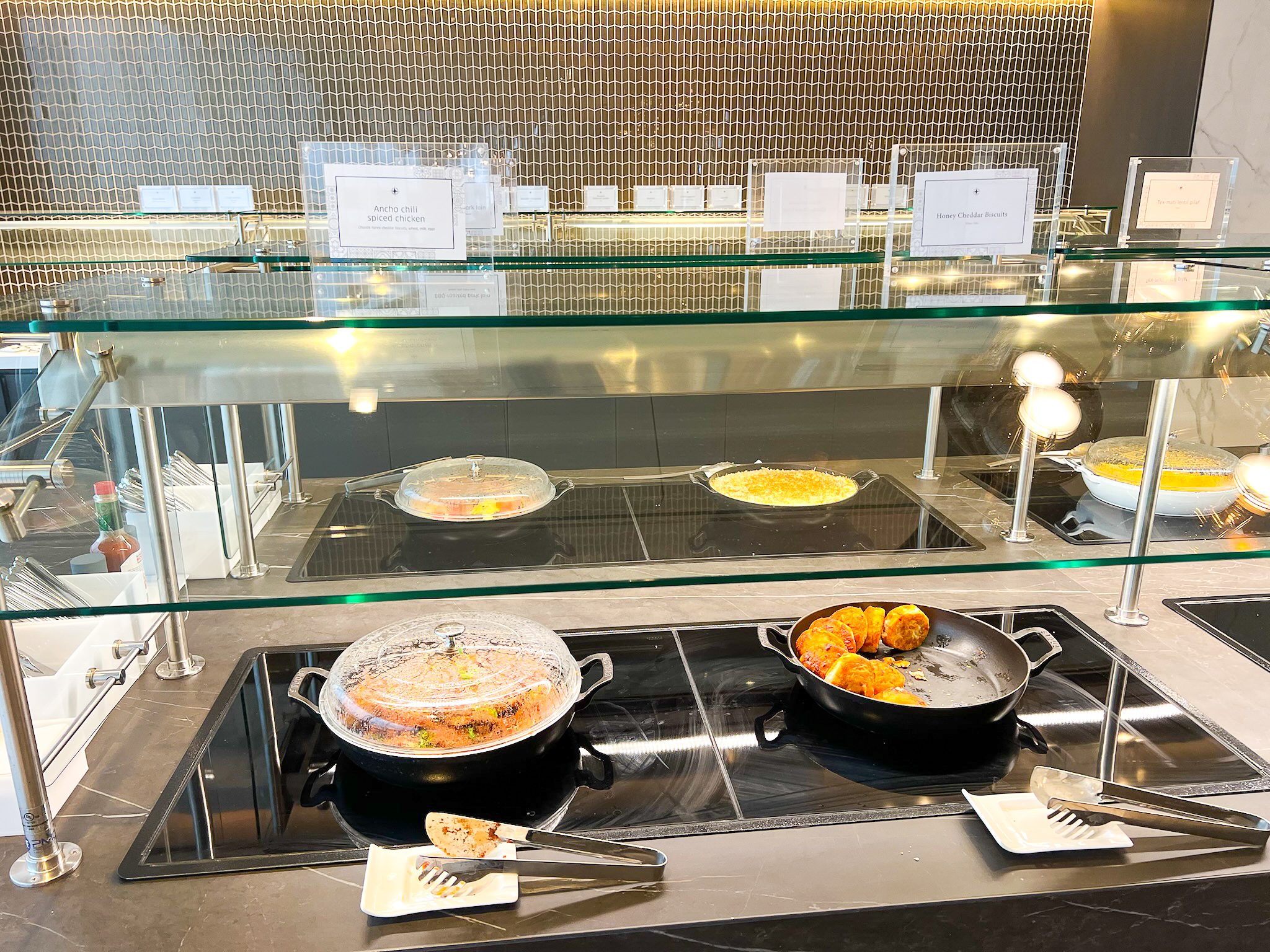 United Polaris Lounge Houston IAH hot buffet