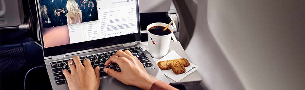 American Airlines wi fi browsing laptop