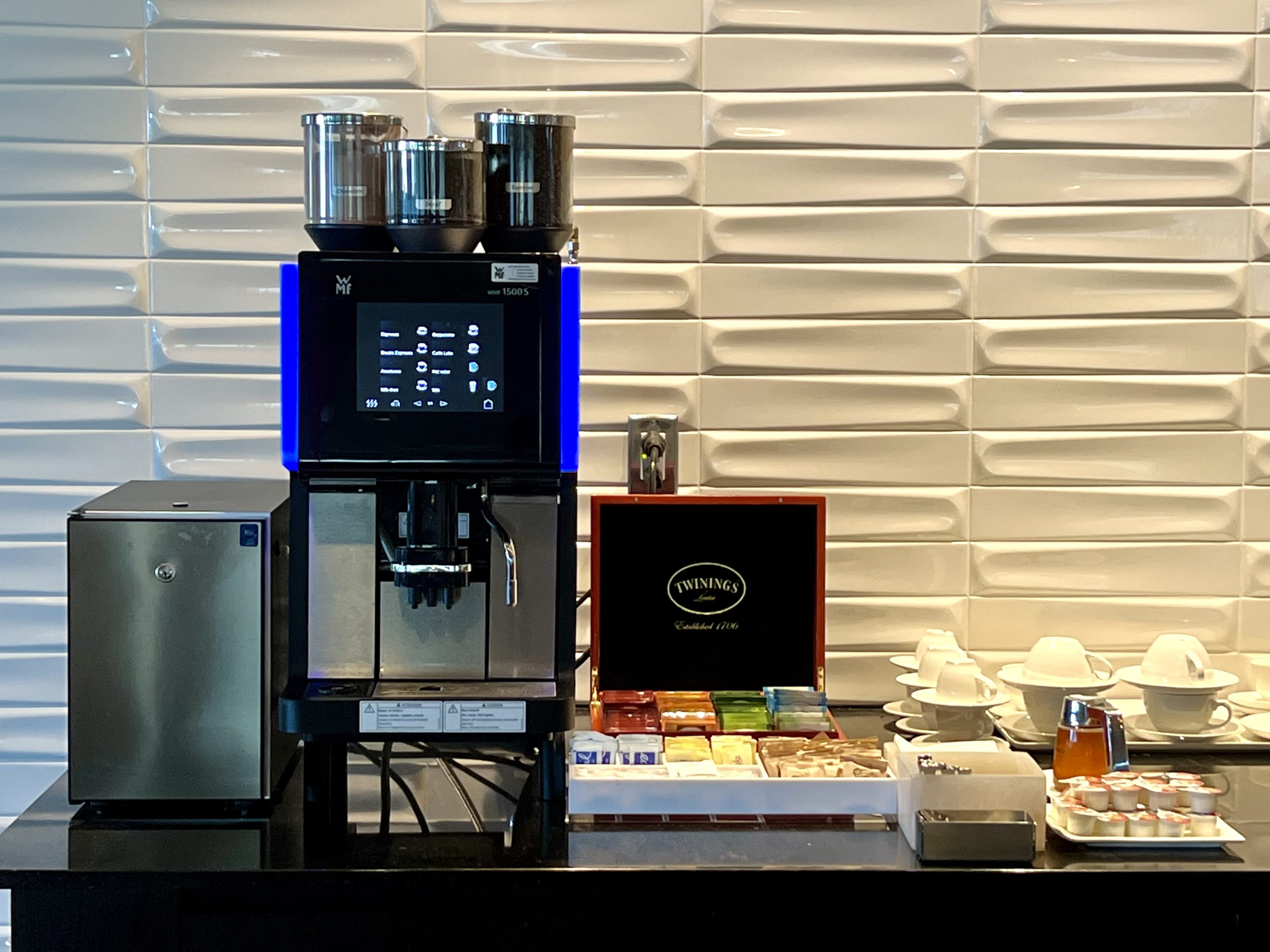 British Airways Boeing 777 300 Club Suite JFK Galleries Lounge coffee and tea station
