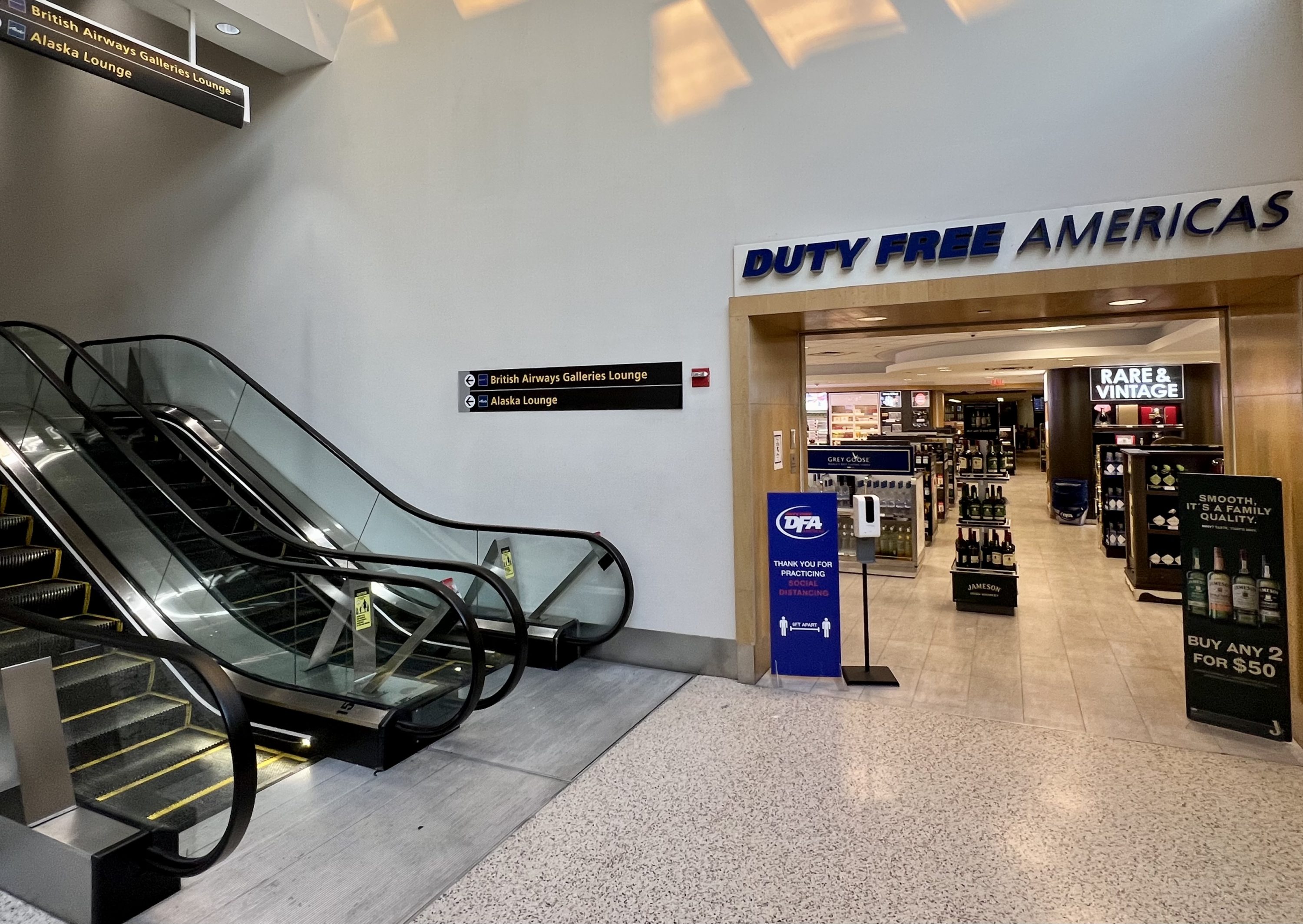 British Airways Boeing 777 300 Club Suite JFK Galleries Lounge directions