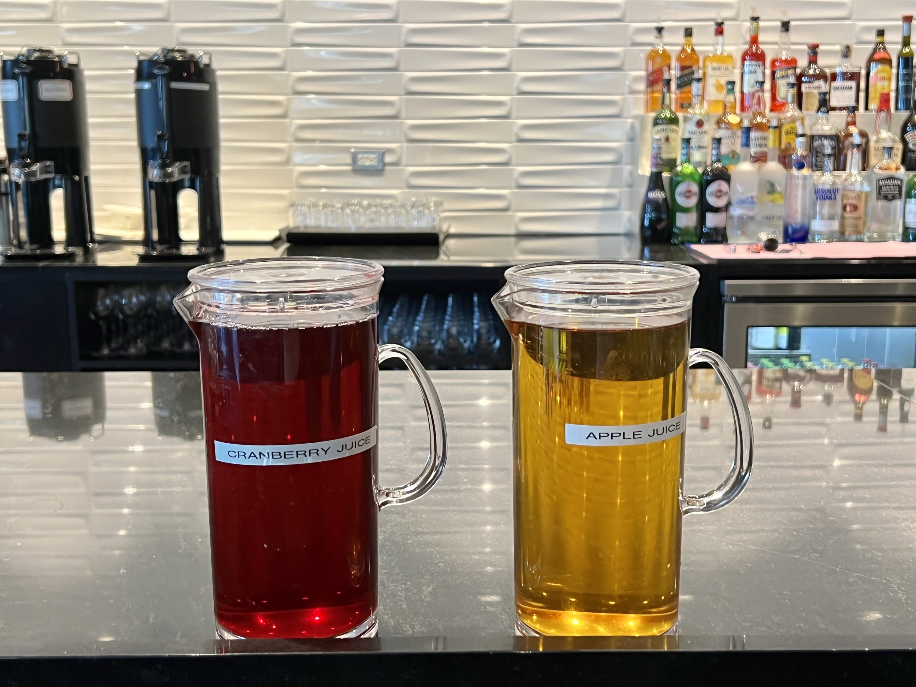 British Airways Boeing 777 300 Club Suite JFK Galleries Lounge juice