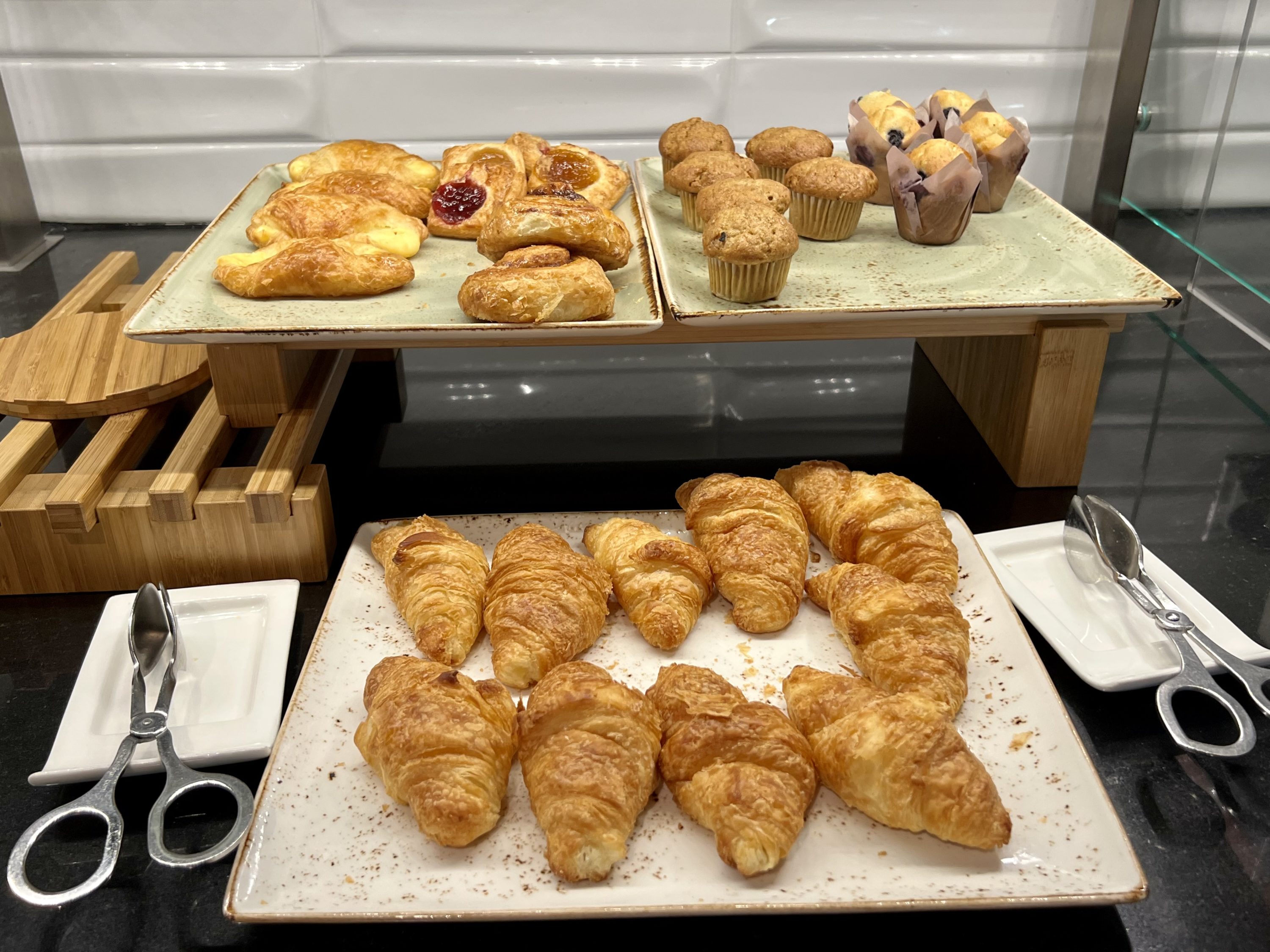 British Airways Boeing 777 300 Club Suite JFK Galleries Lounge pastries