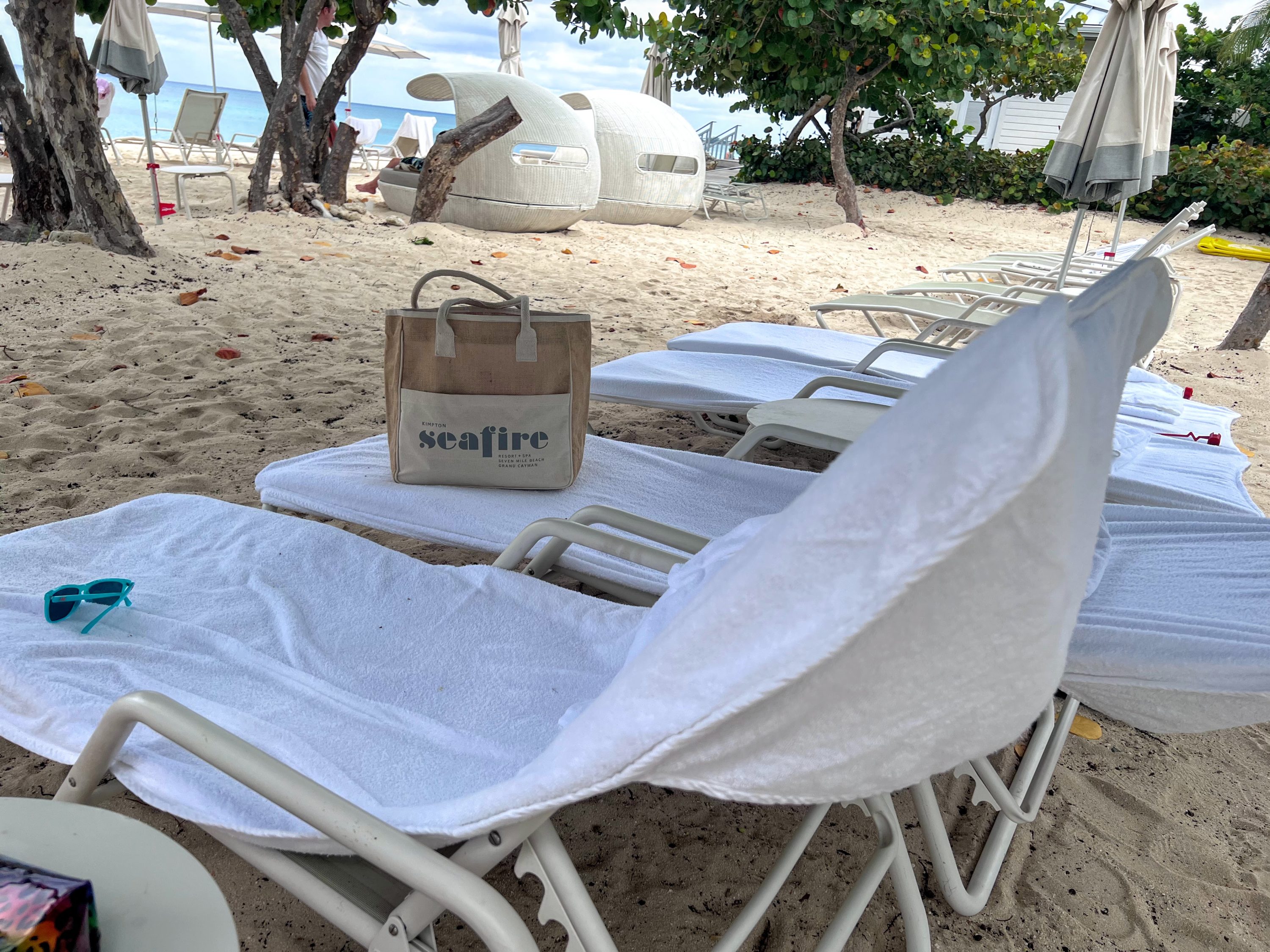 Kimpton Seafire lounge chair towels