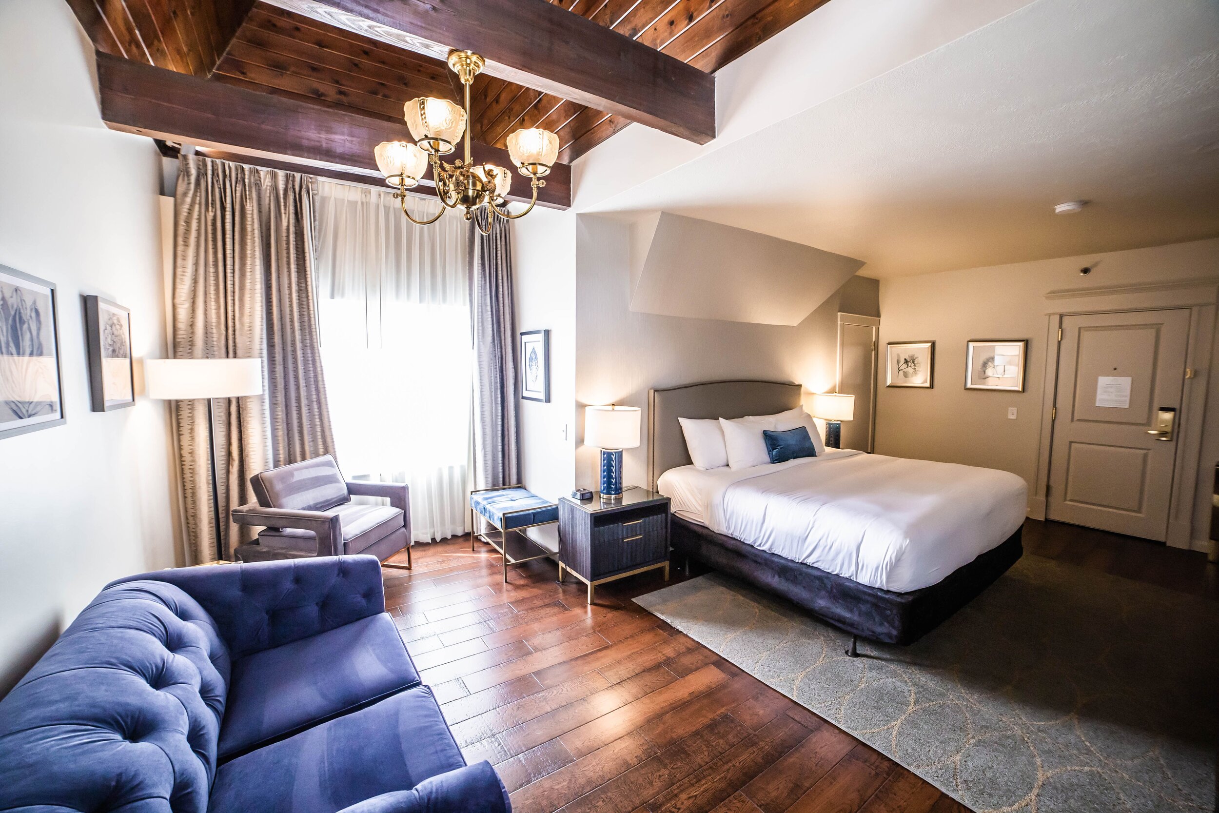 Seven Gables Inn