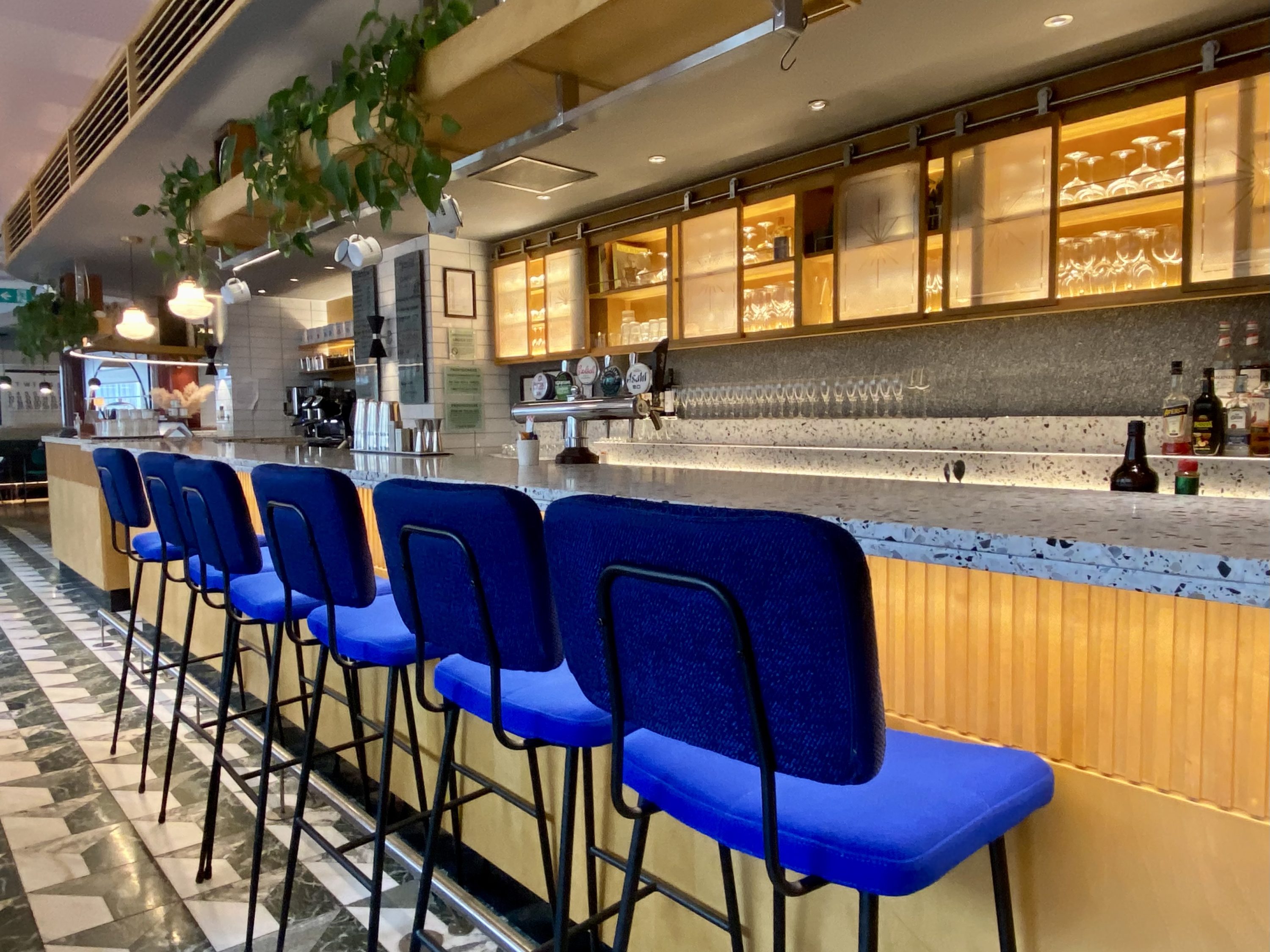 The Dixon London Autograph Collection Shakedown bar