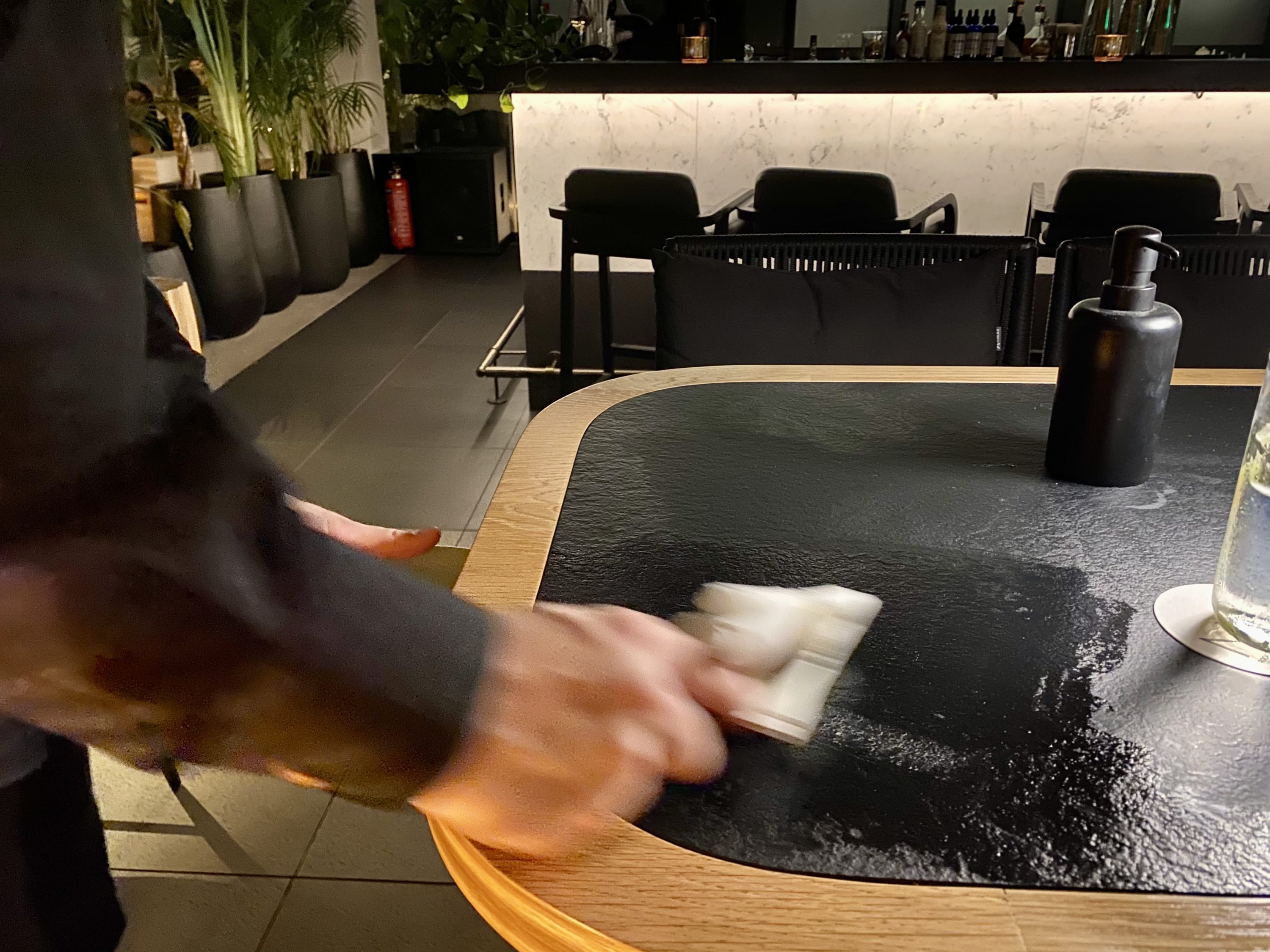 Academias Hotel Nyx Japanese Fusion Gastrobar de crumbing