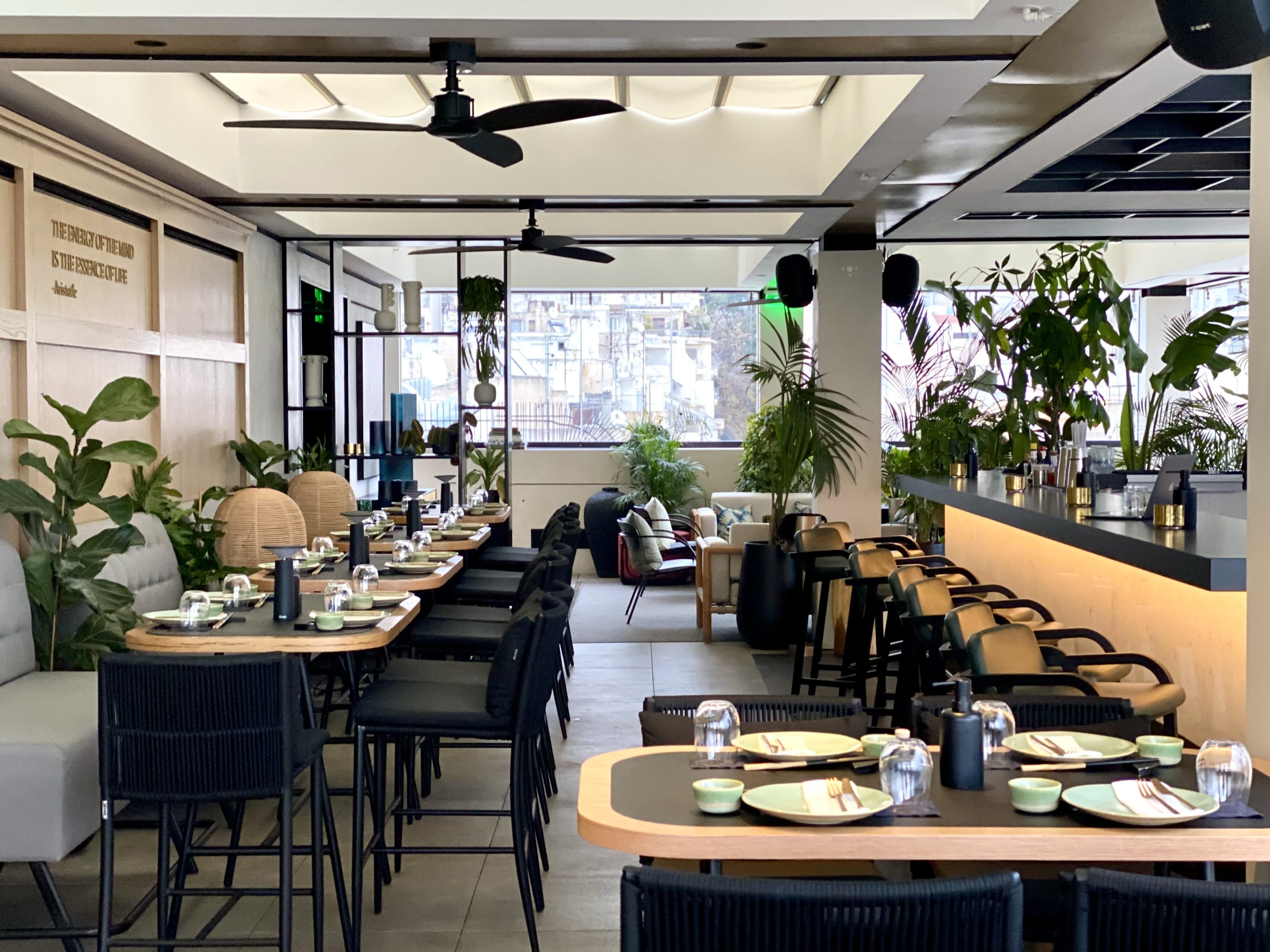 Academias Hotel Nyx Japanese Fusion Gastrobar seating