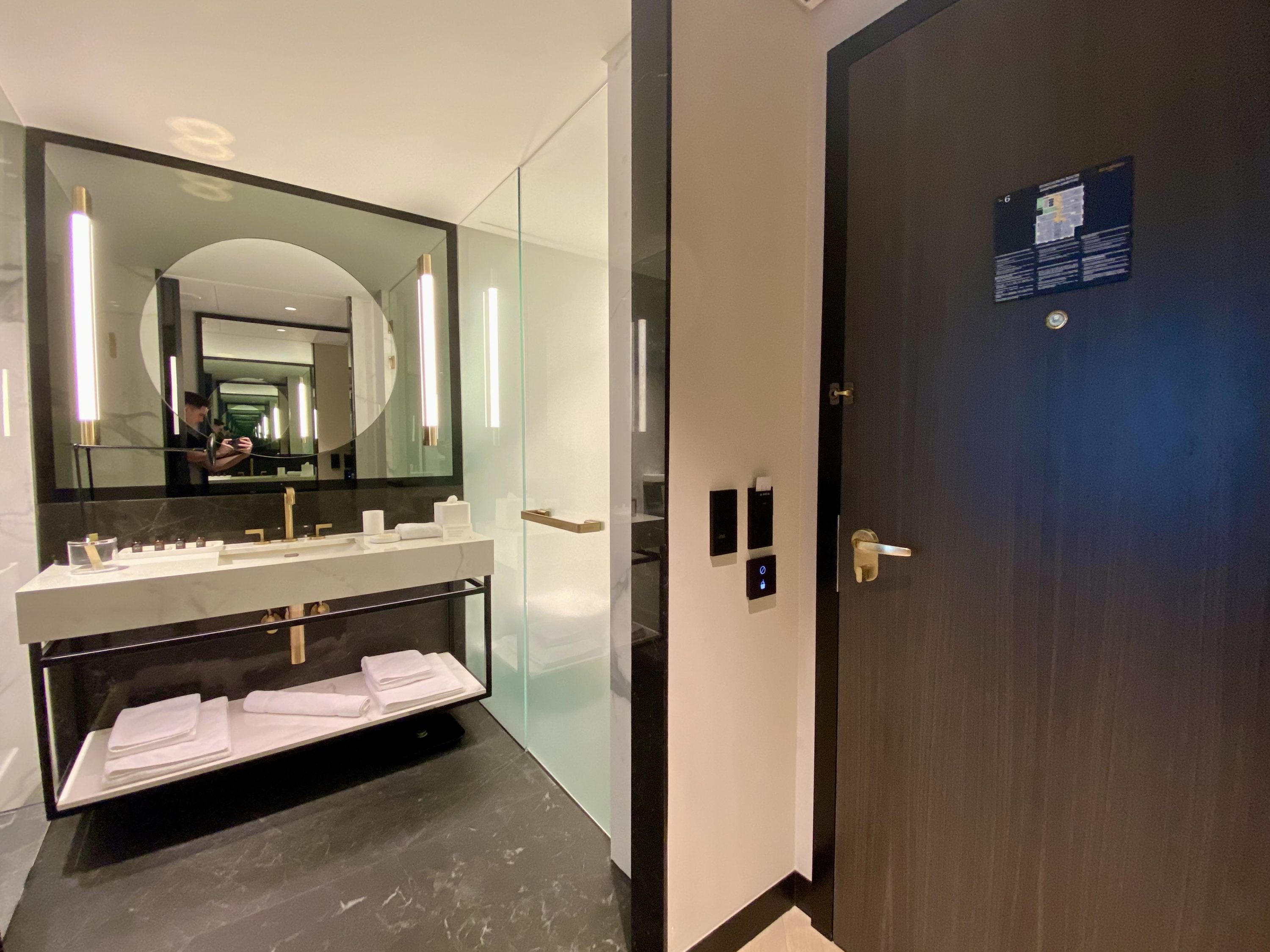 Academias Hotel bathroom entrance