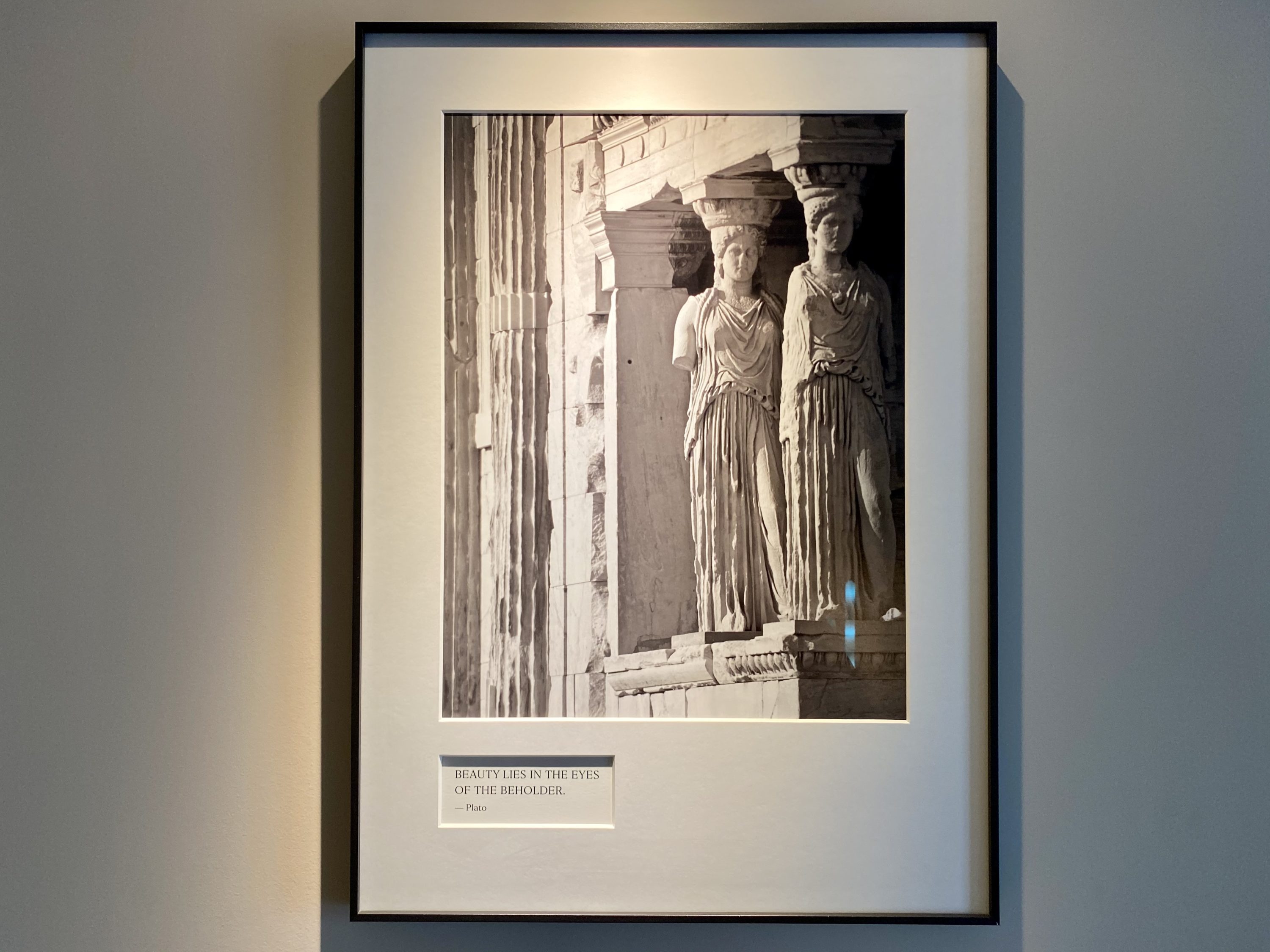 Academias Hotel bedroom art
