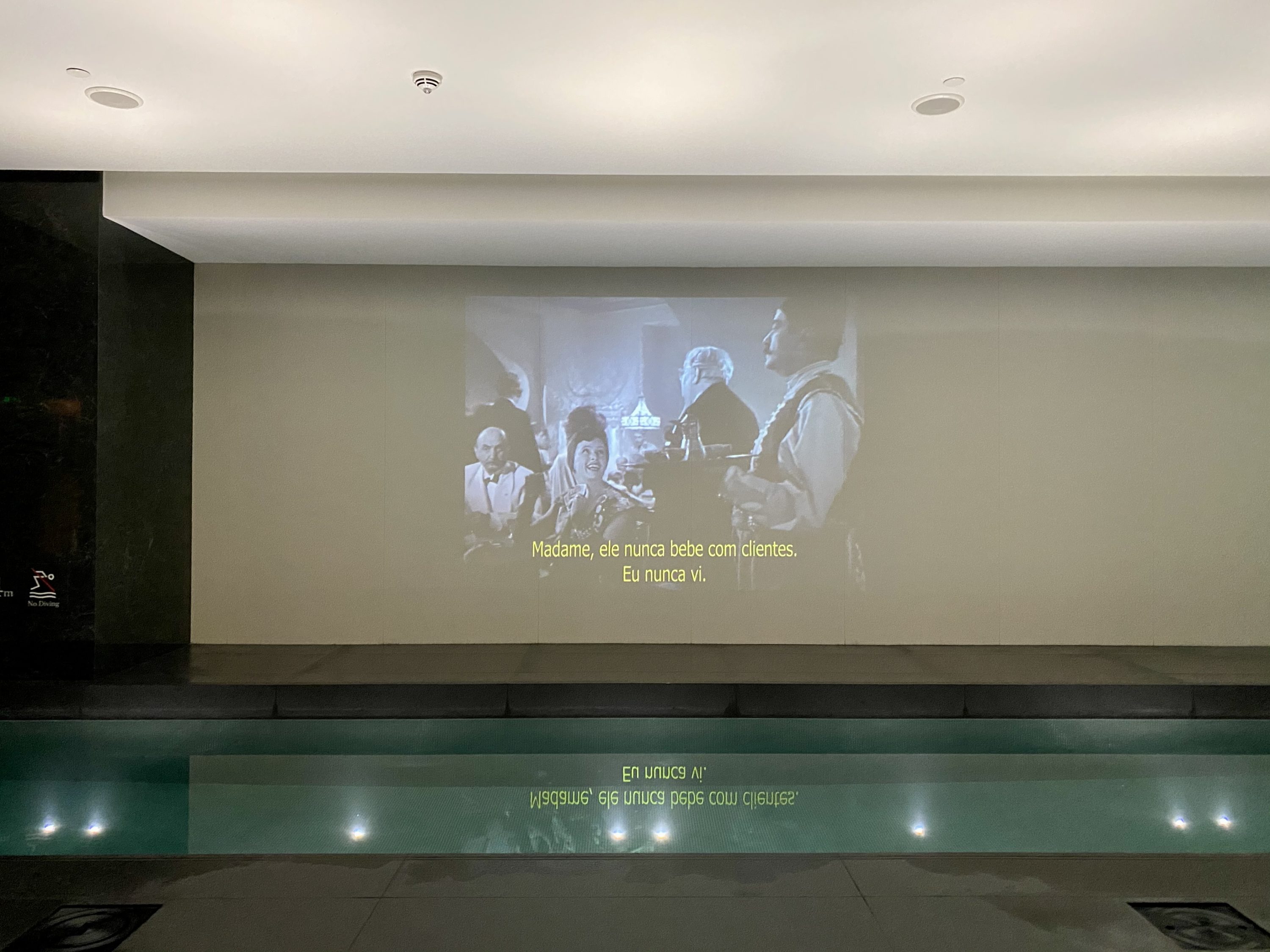 Academias Hotel pool film