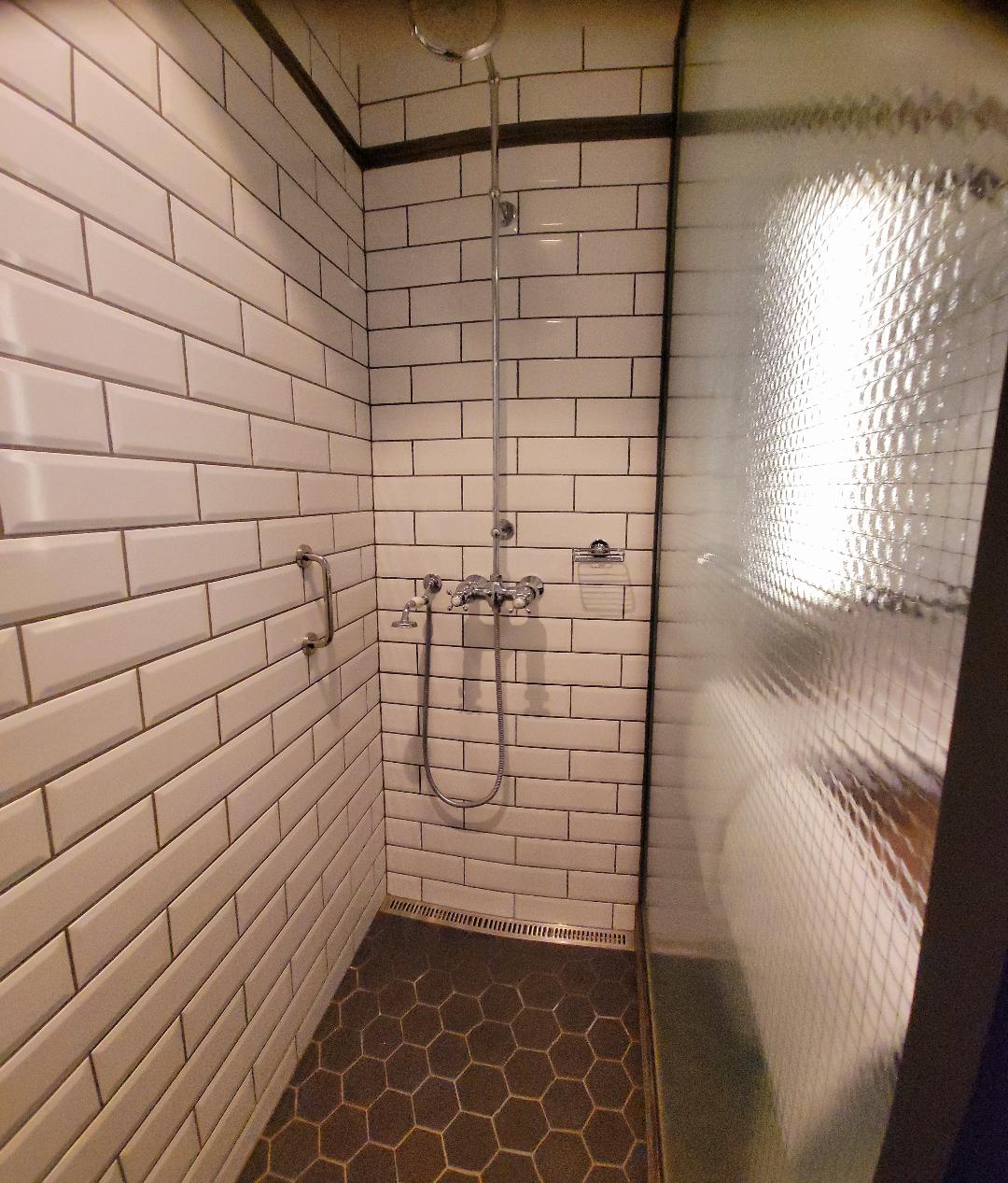 Canopy by Hilton Reykjavik Shower