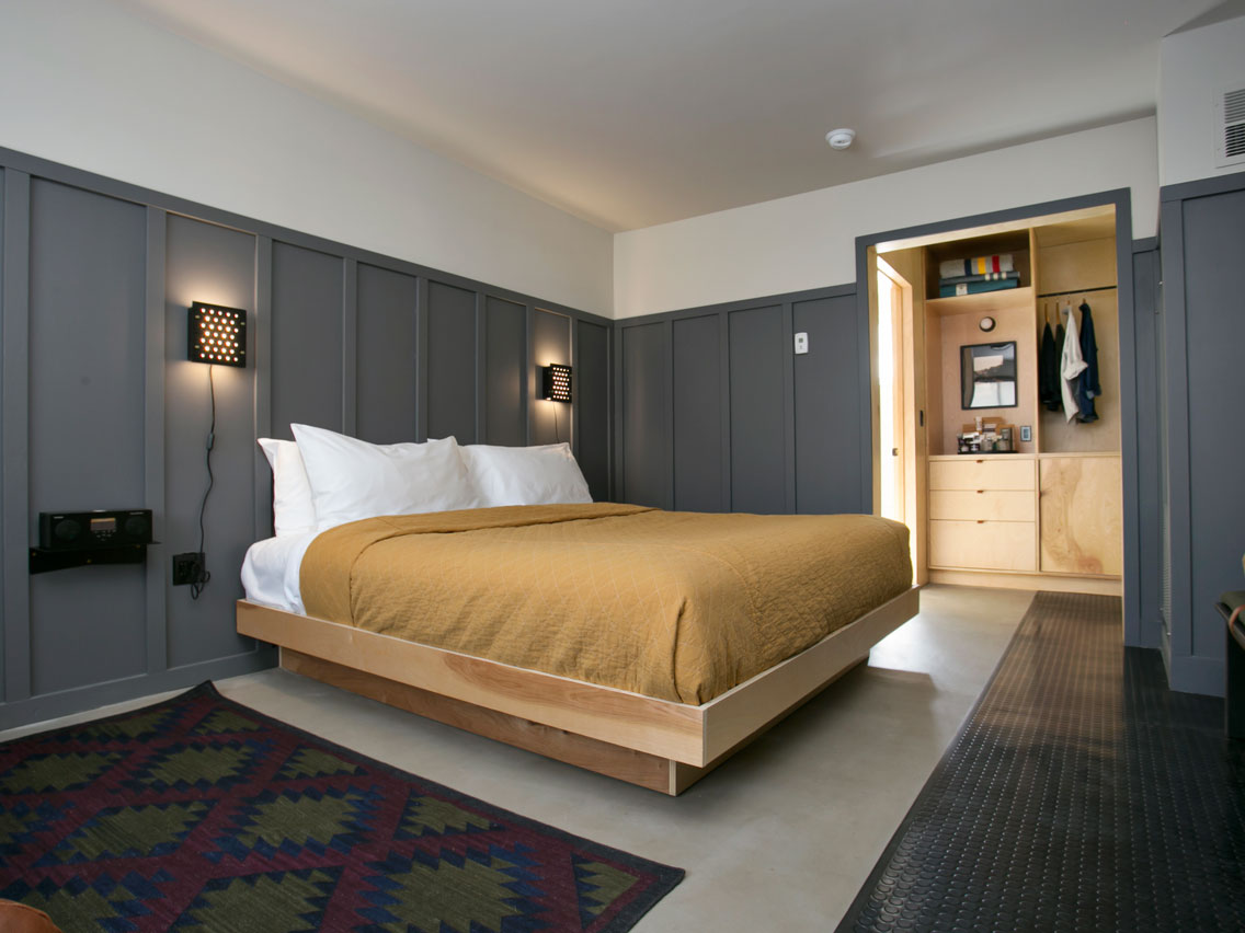 Coachman Hotel