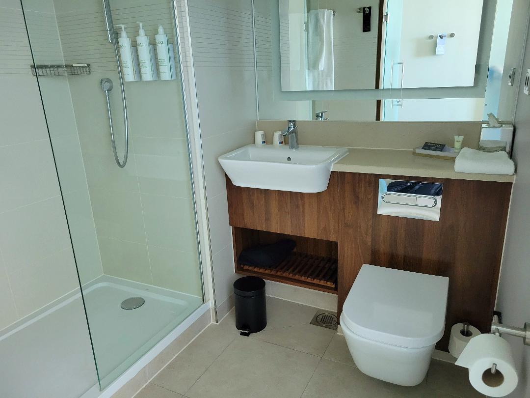 Courtyard by Marriott Keflavik Bathroom