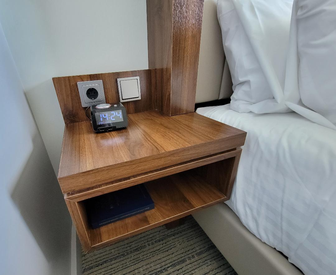 Courtyard by Marriott Nightstand