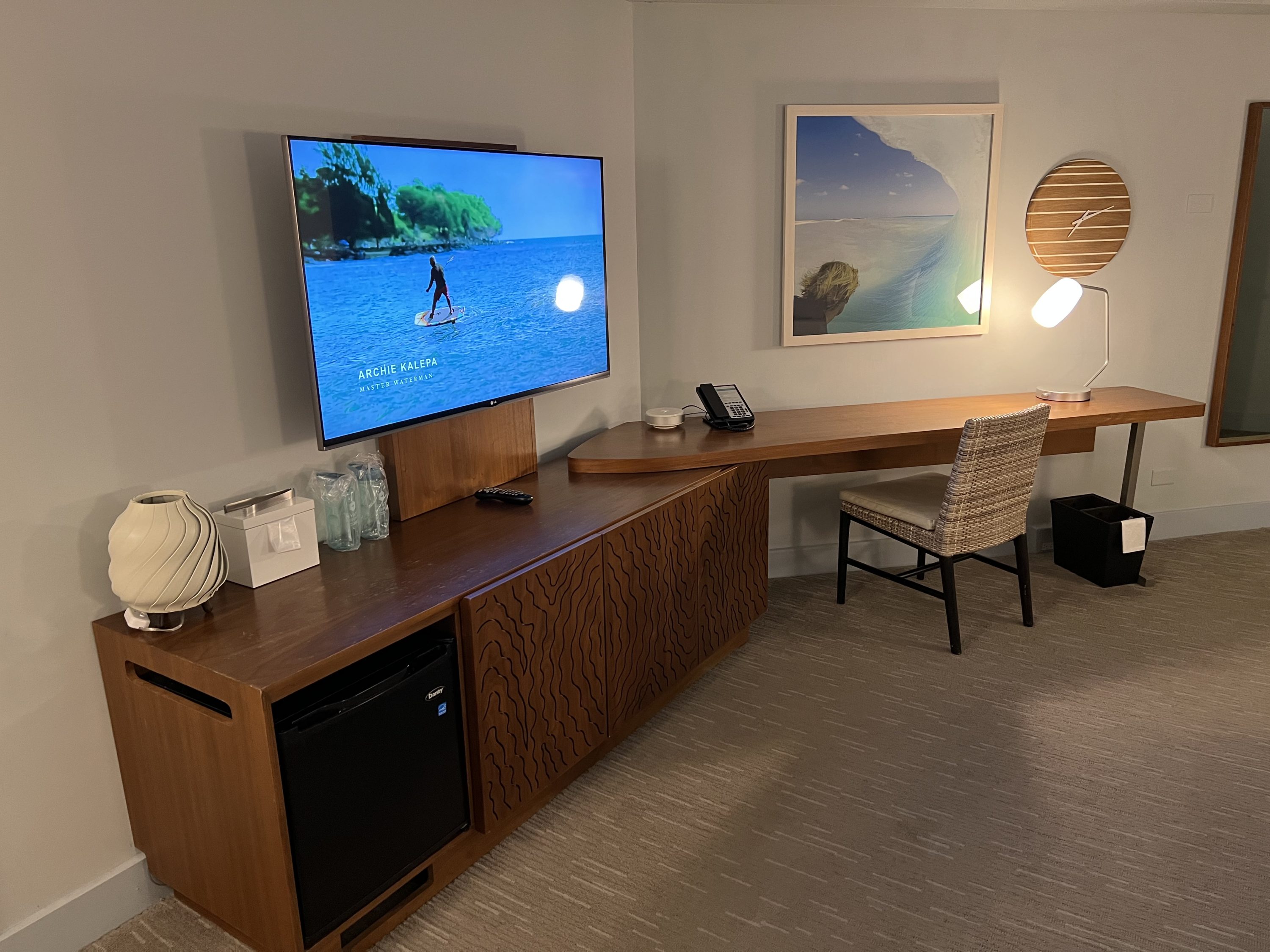 Hyatt Regency Waikiki Family Suite Desk