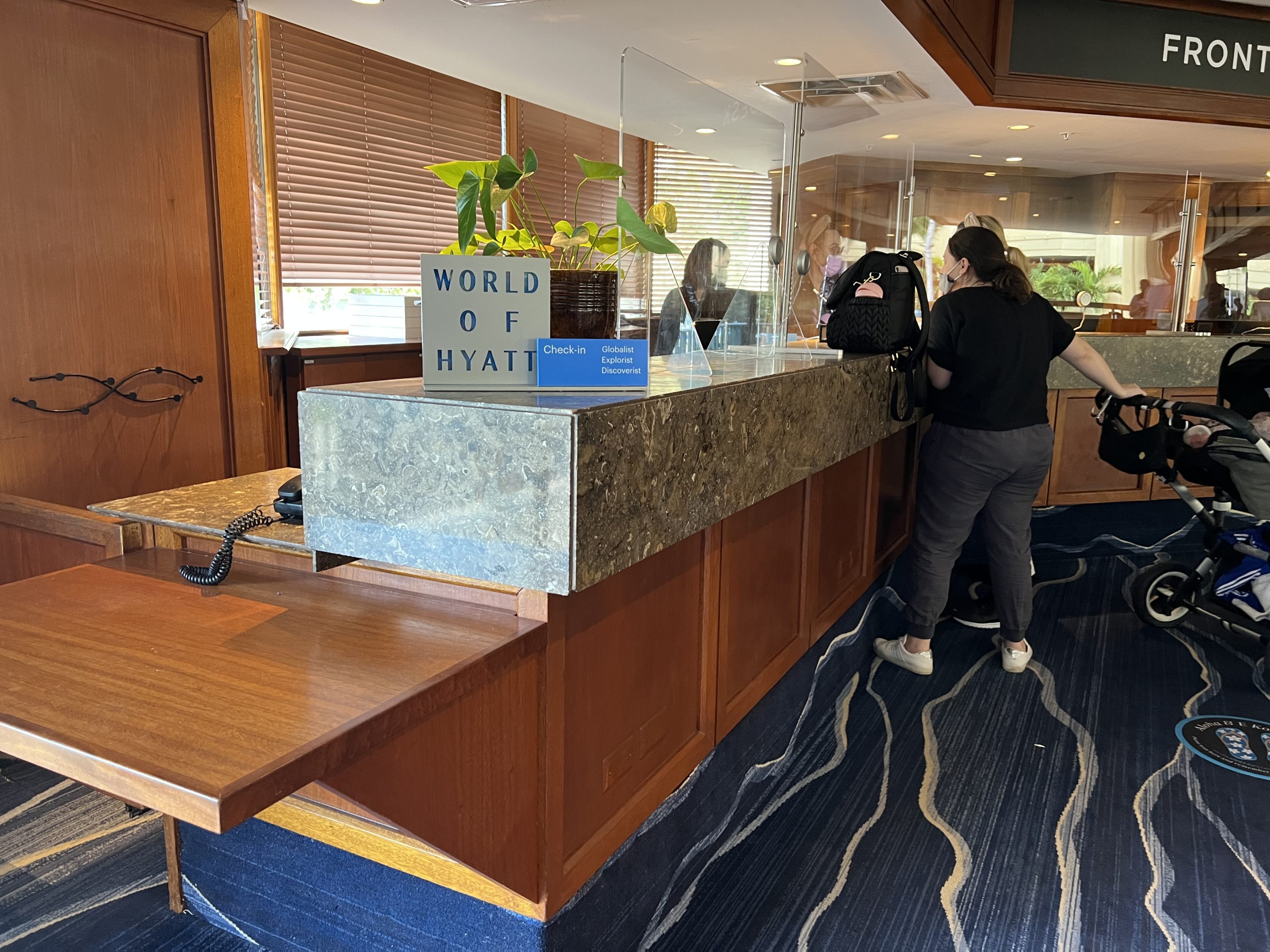 Hyatt Regency Waikiki Front Desk
