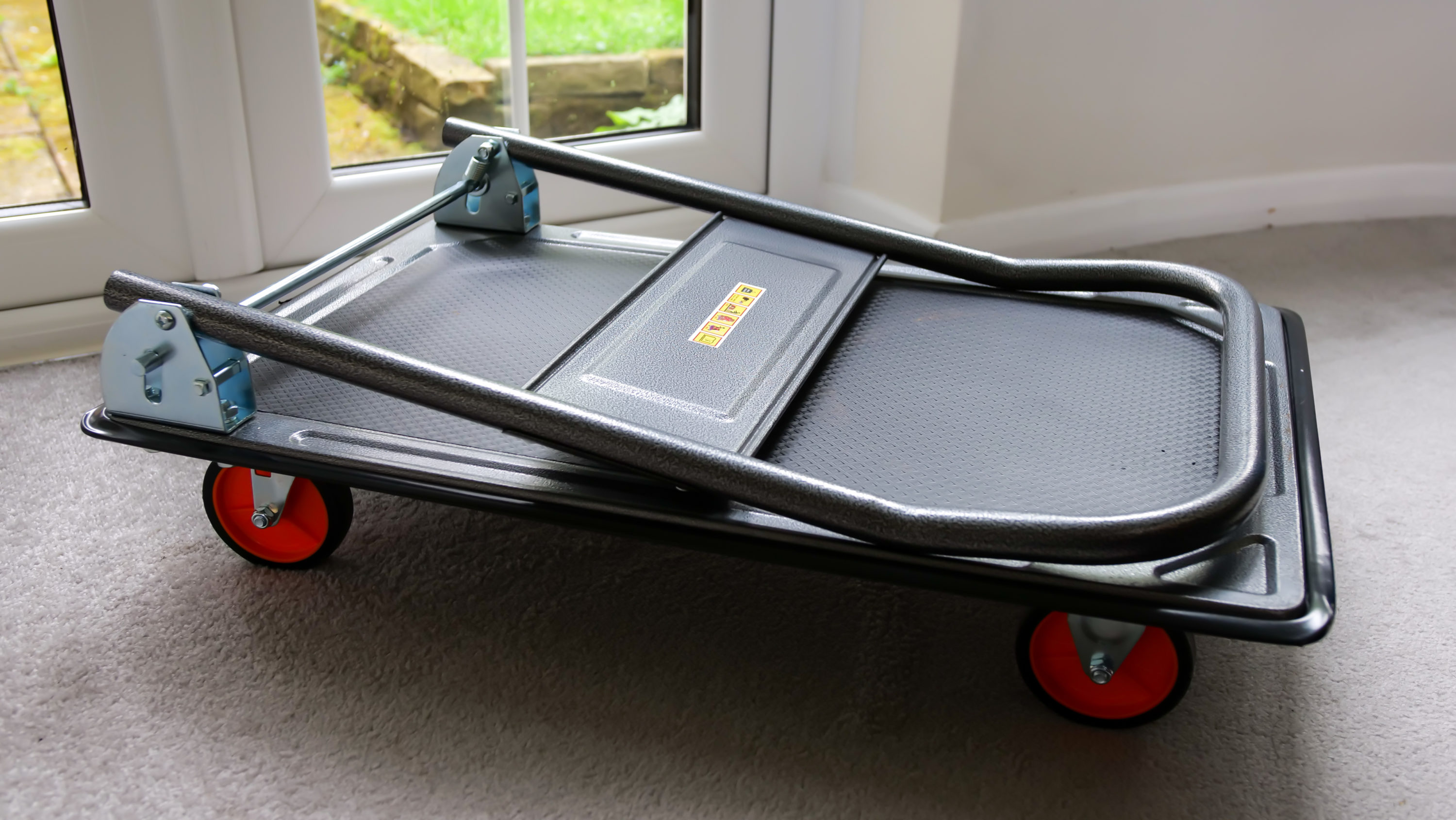 Luggage cart size and storage