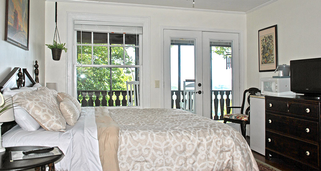 RiverView Inn
