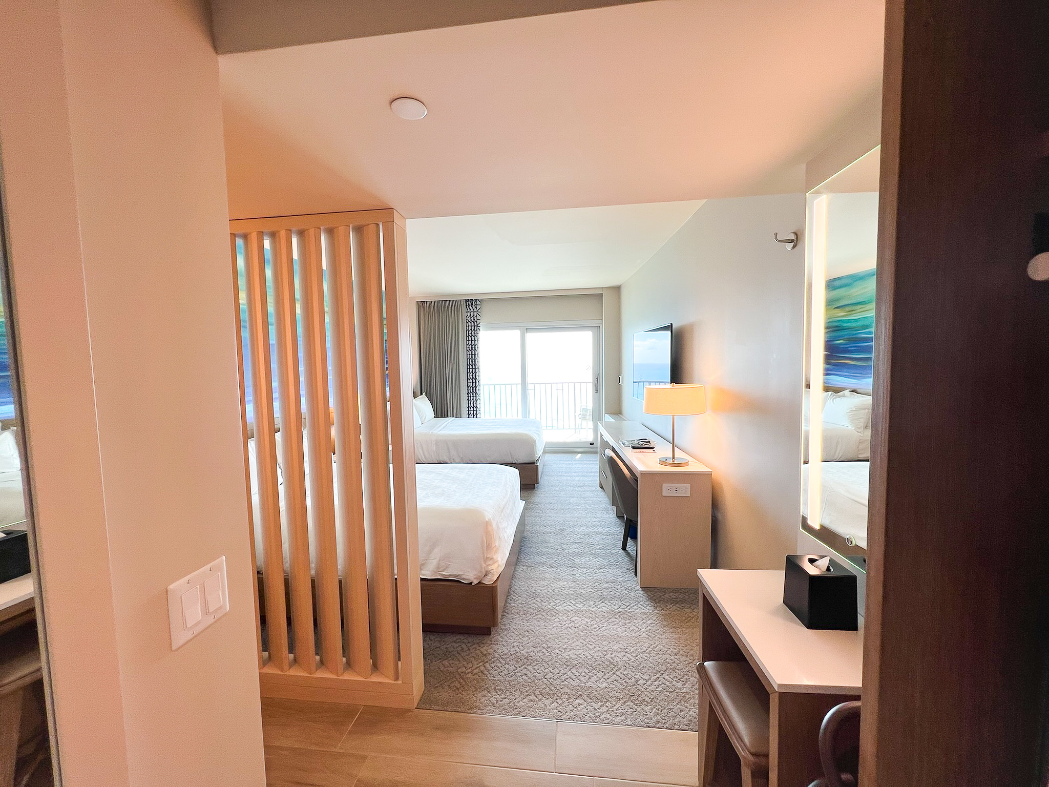 Sheraton Waikiki Oceanview Room entry