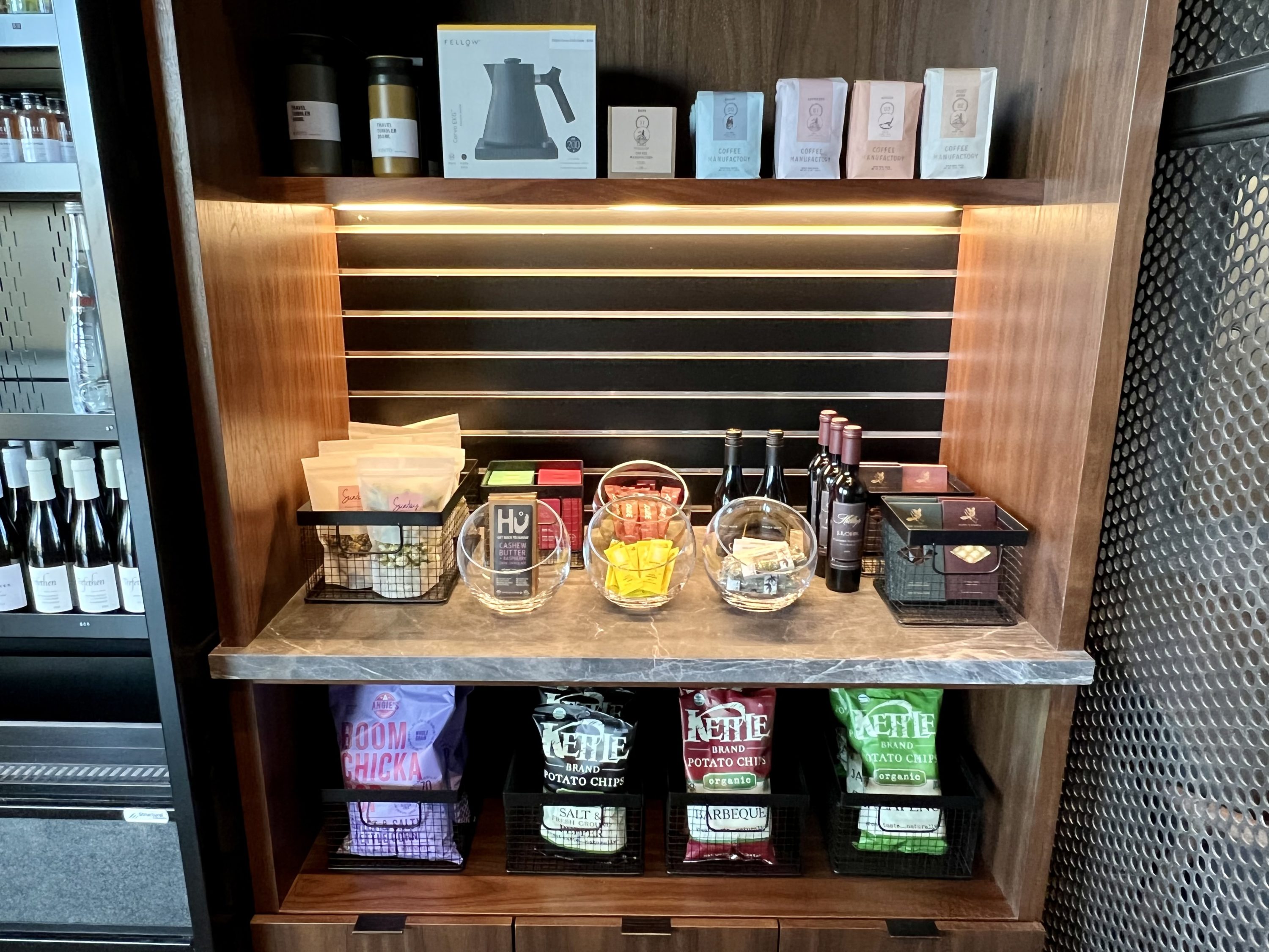 TETRA Hotel Autograph Collection Coffee Manufactory snacks