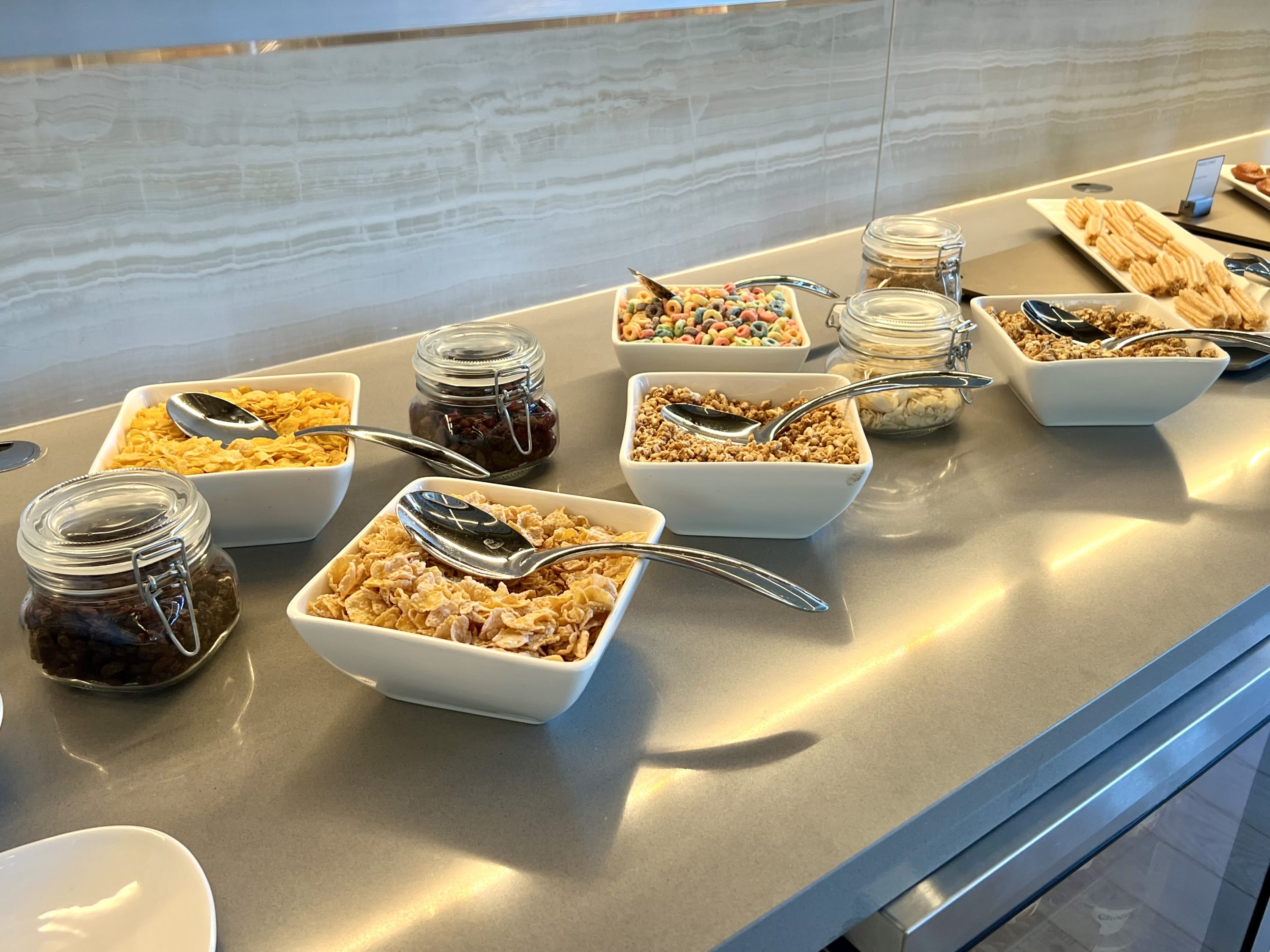 TETRA Hotel Autograph Collection breakfast cereals