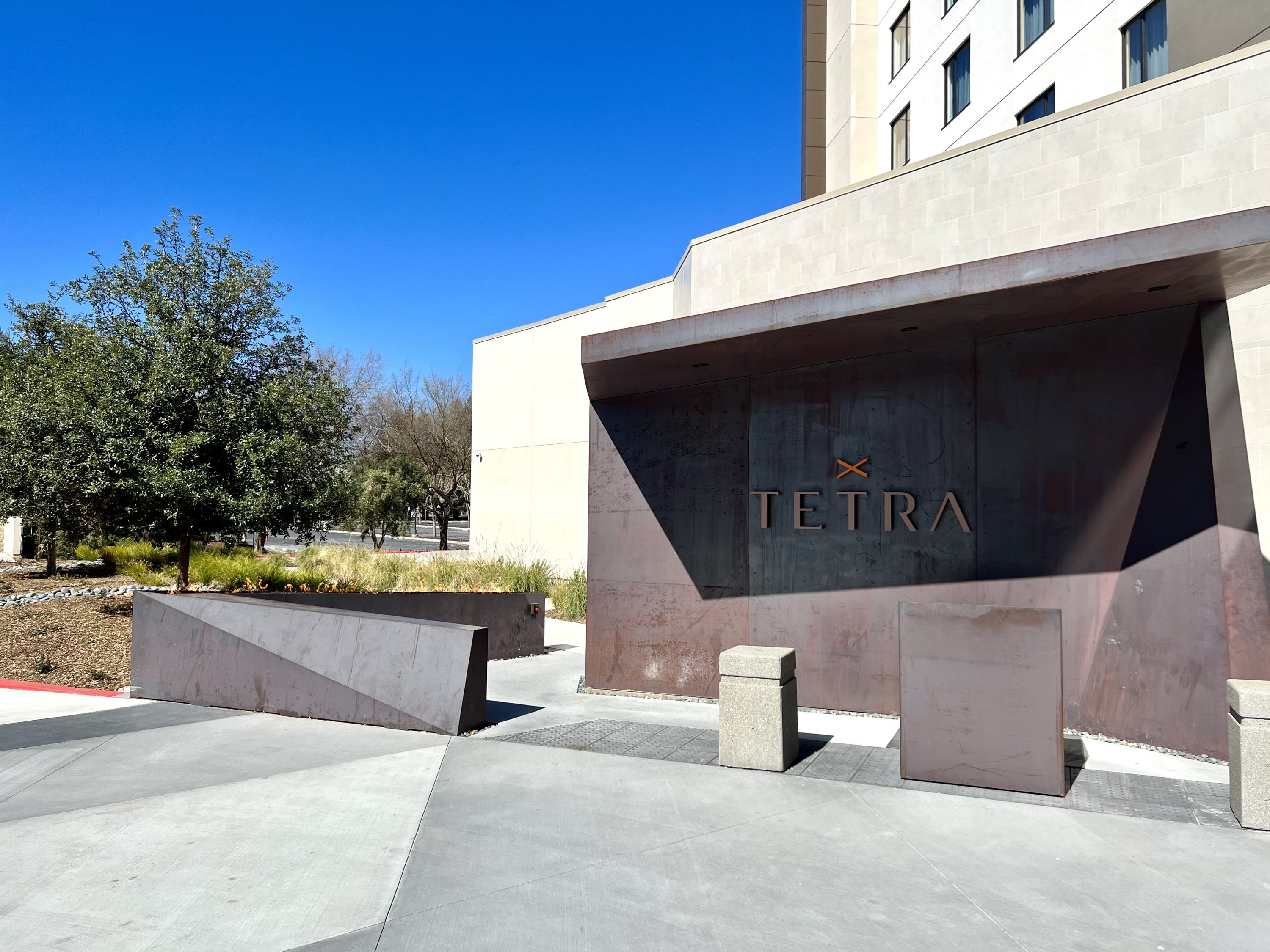 TETRA Hotel Autograph Collection fire pit by day