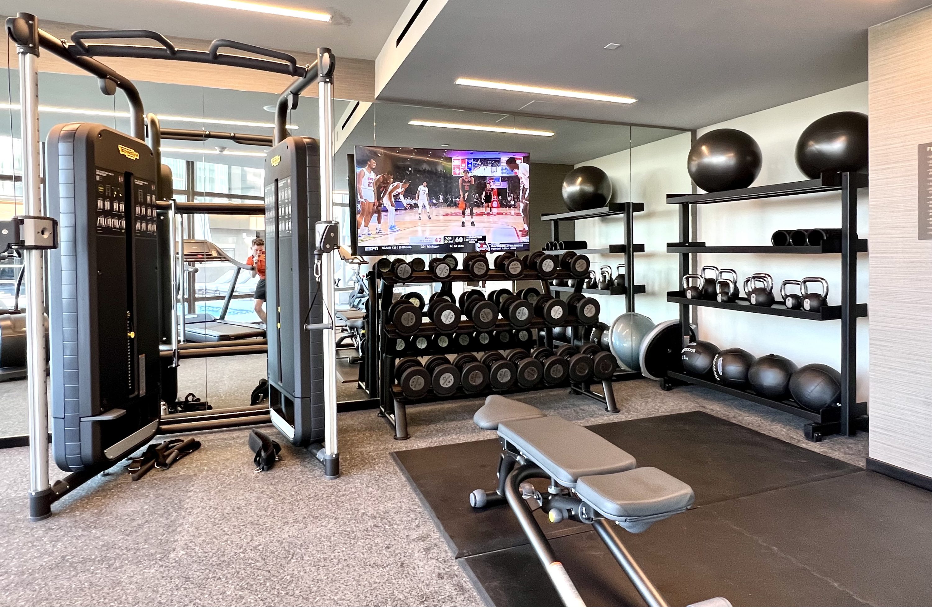 TETRA Hotel Autograph Collection gym weights