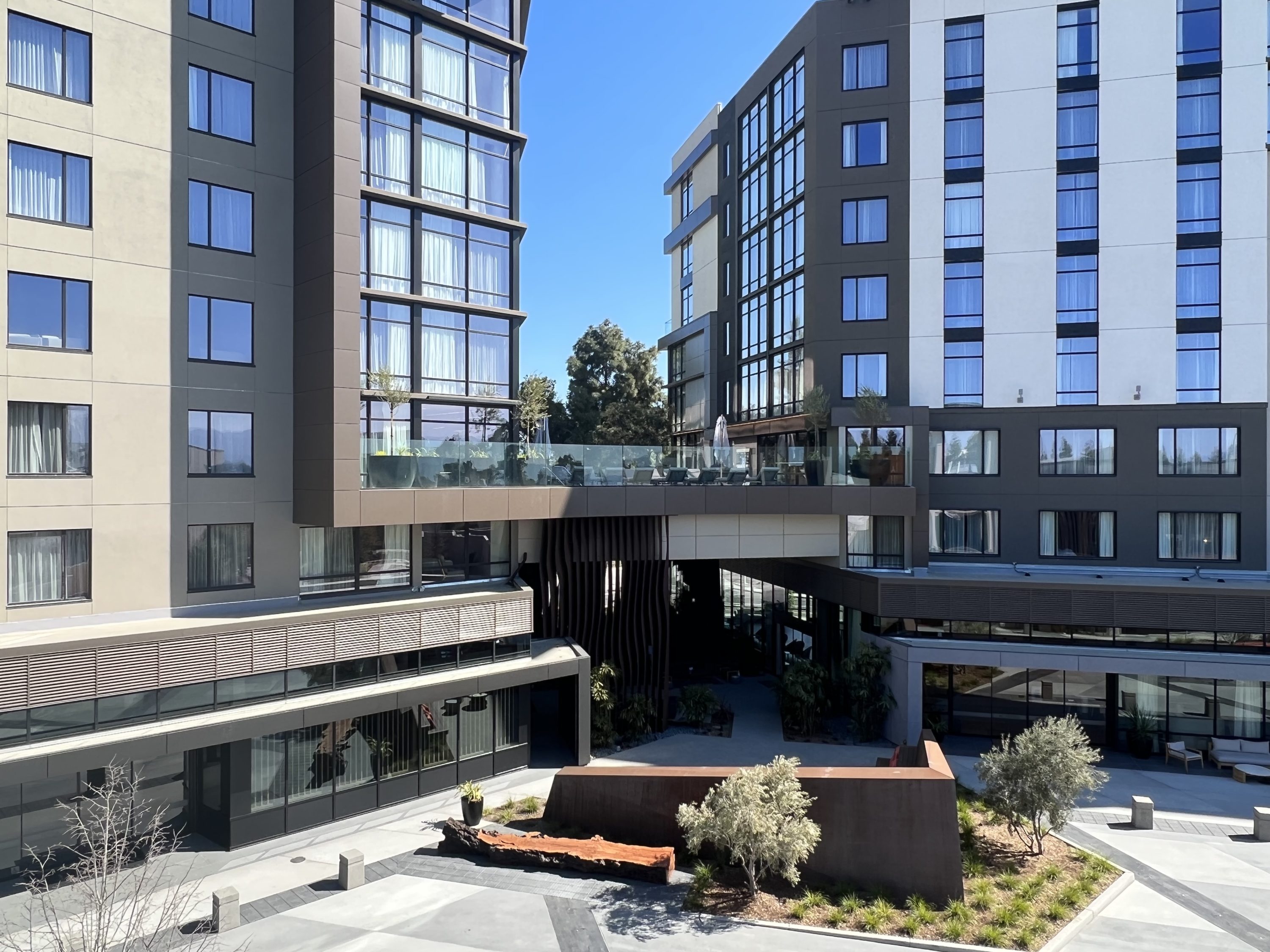 TETRA Hotel Autograph Collection interconnecting pool
