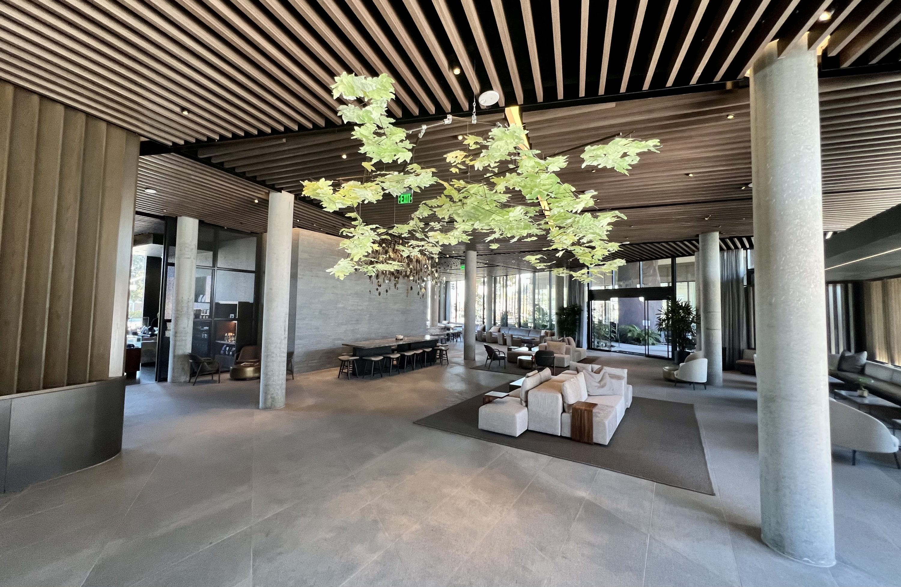 TETRA Hotel Autograph Collection lobby