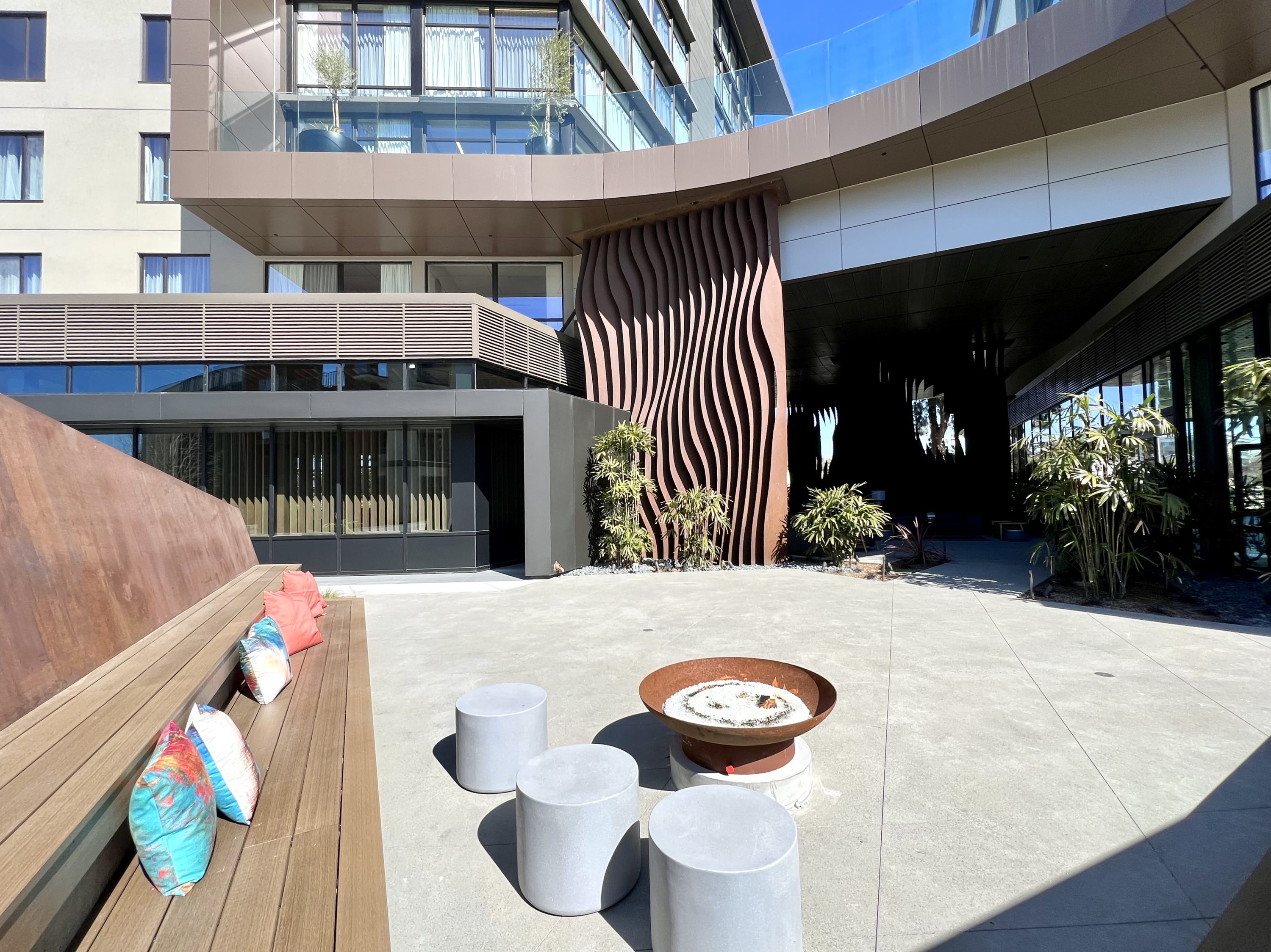 TETRA Hotel Autograph Collection outside seating