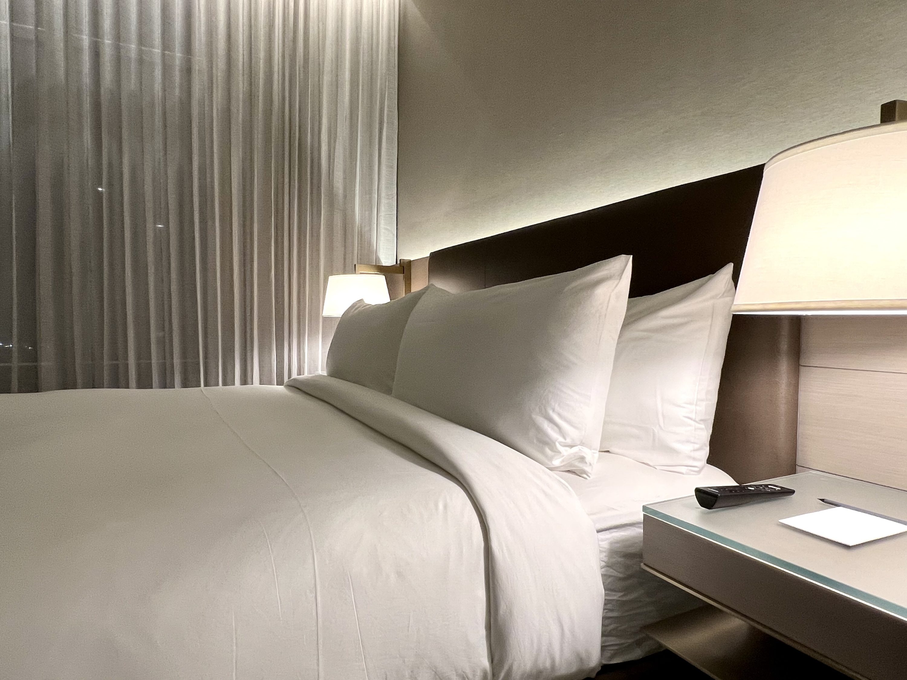 TETRA Hotel Autograph Collection suite bedside view