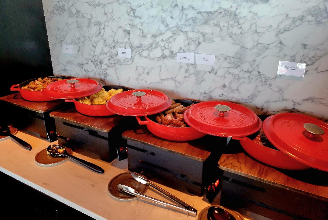 Courtyard by Marriott Keflavik Hot Foods
