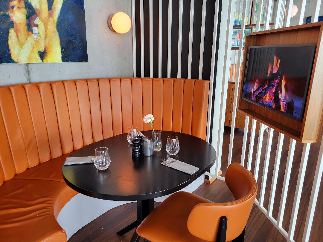 Courtyard by Marriott Keflavik Restaurant Booth