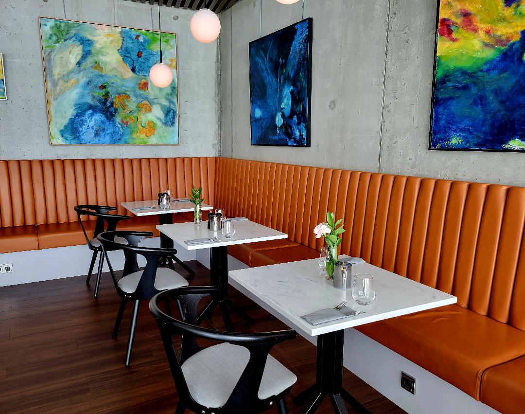 Courtyard by Marriott Keflavik Restaurant Seating 