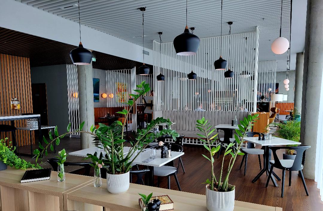 Courtyard by Marriott Keflavik Restaurant Seating