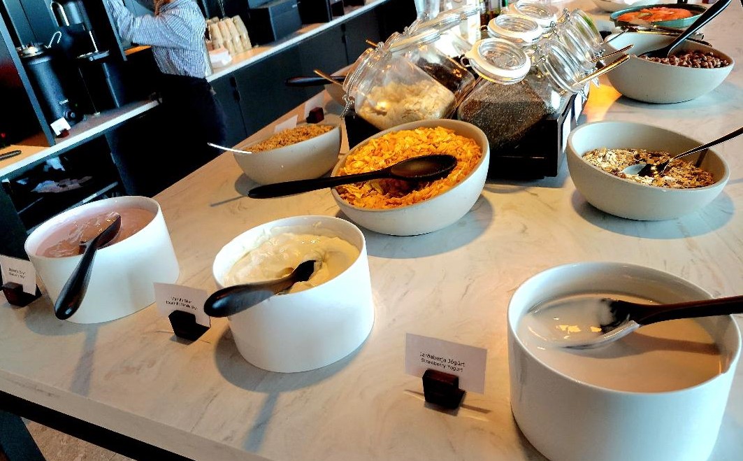 Courtyard by Marriott Keflavik Yogurt