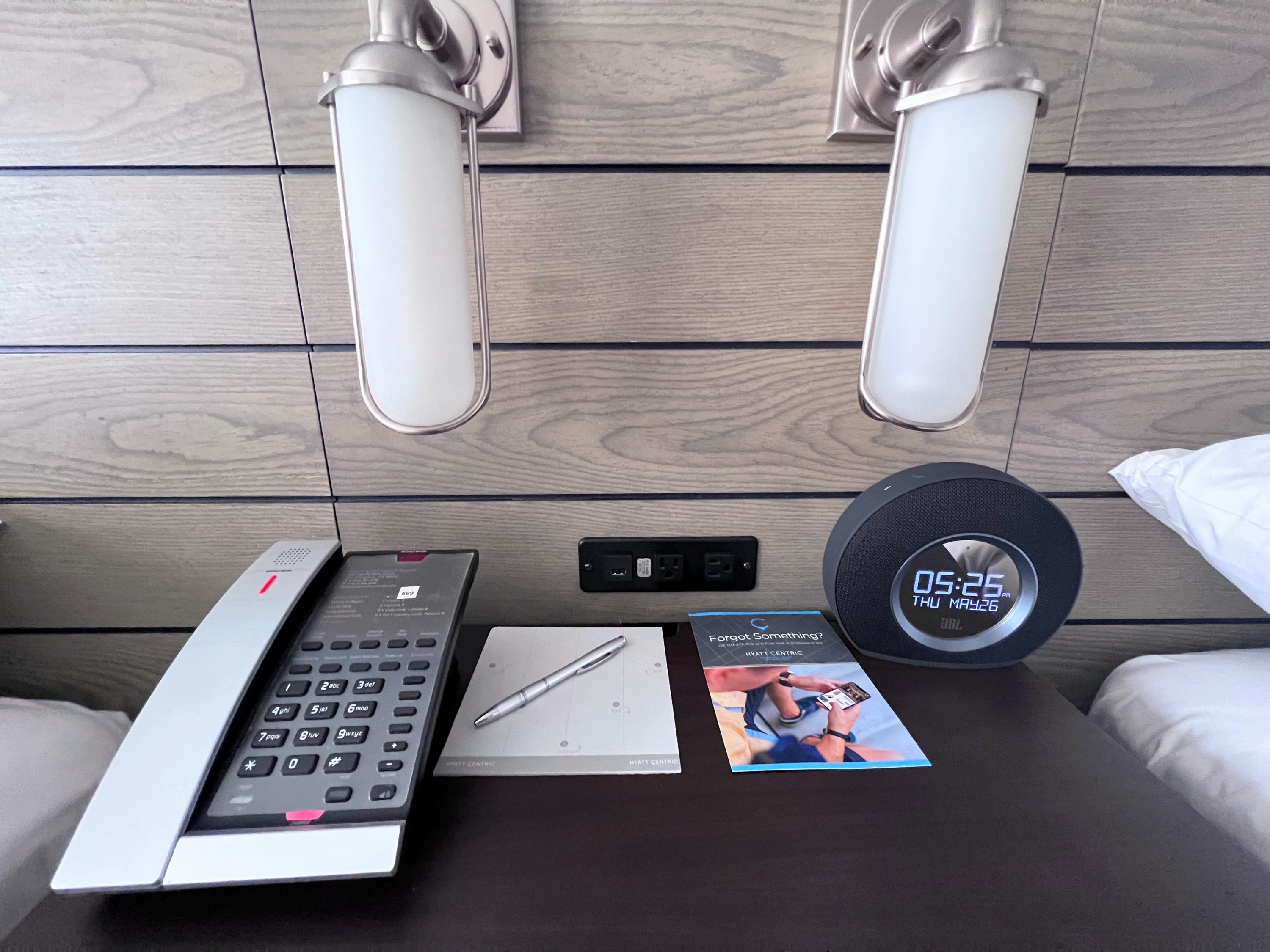 Hyatt Centric Fisherman's Wharf San Francisco bedside table