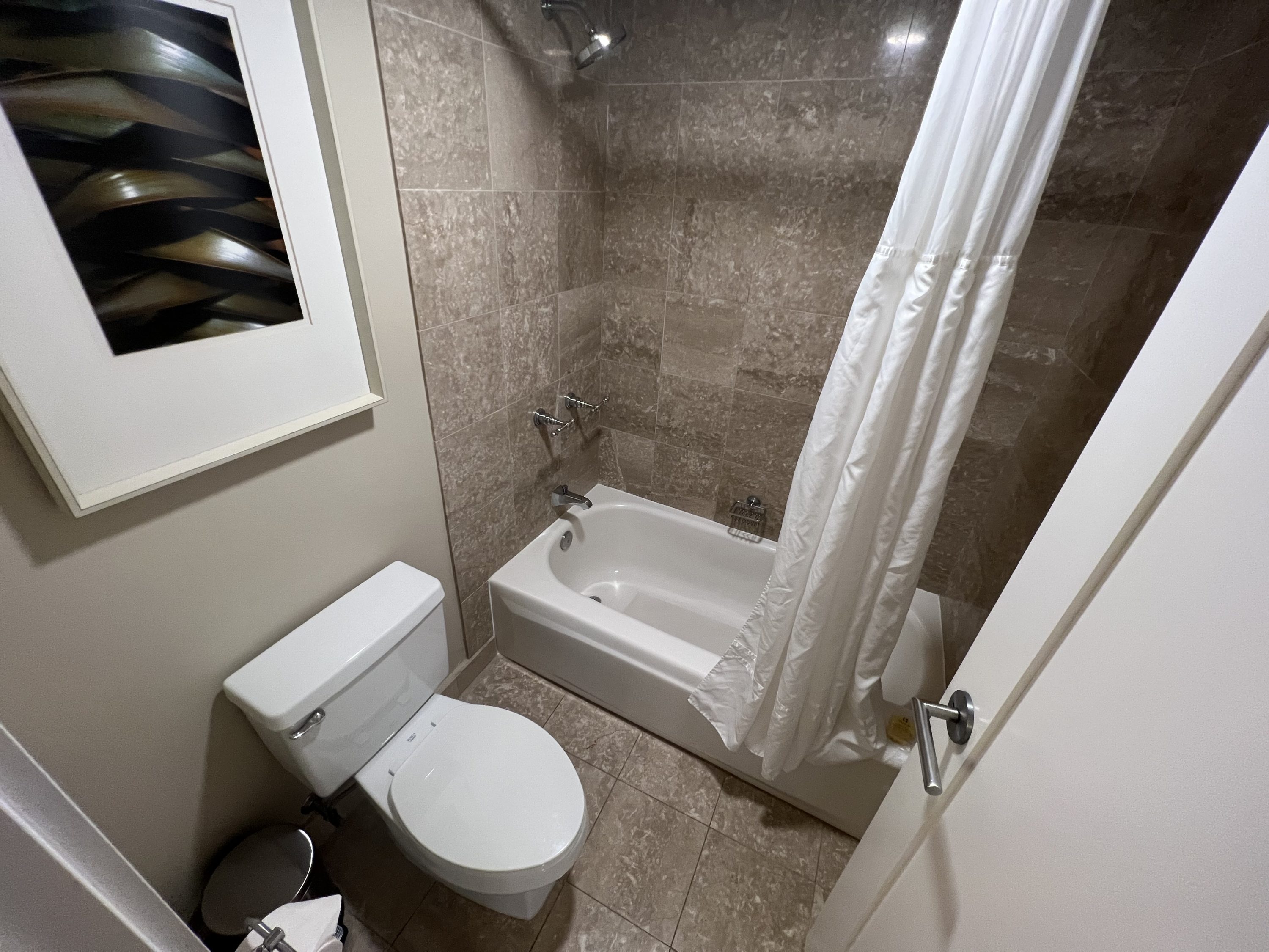 Hyatt Regency Waikiki Penthouse Suite Guest Bathroom