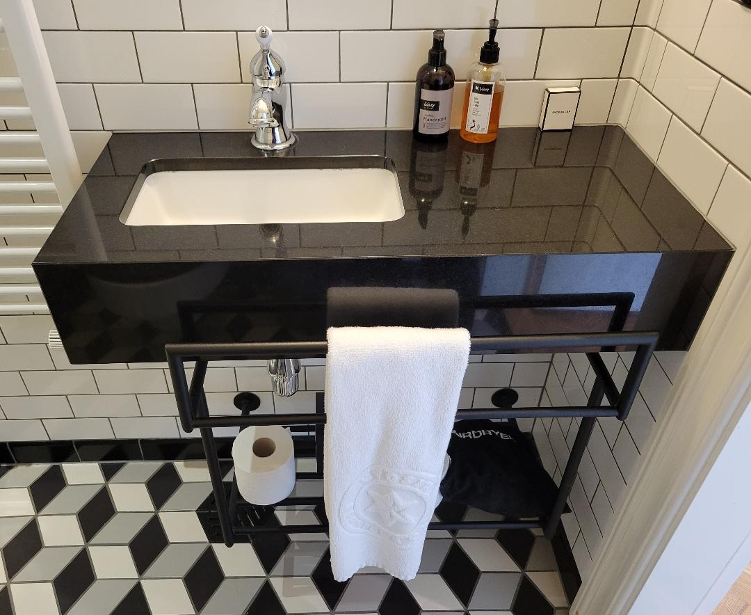 Kvosin Hotel Reykjavik Vanity