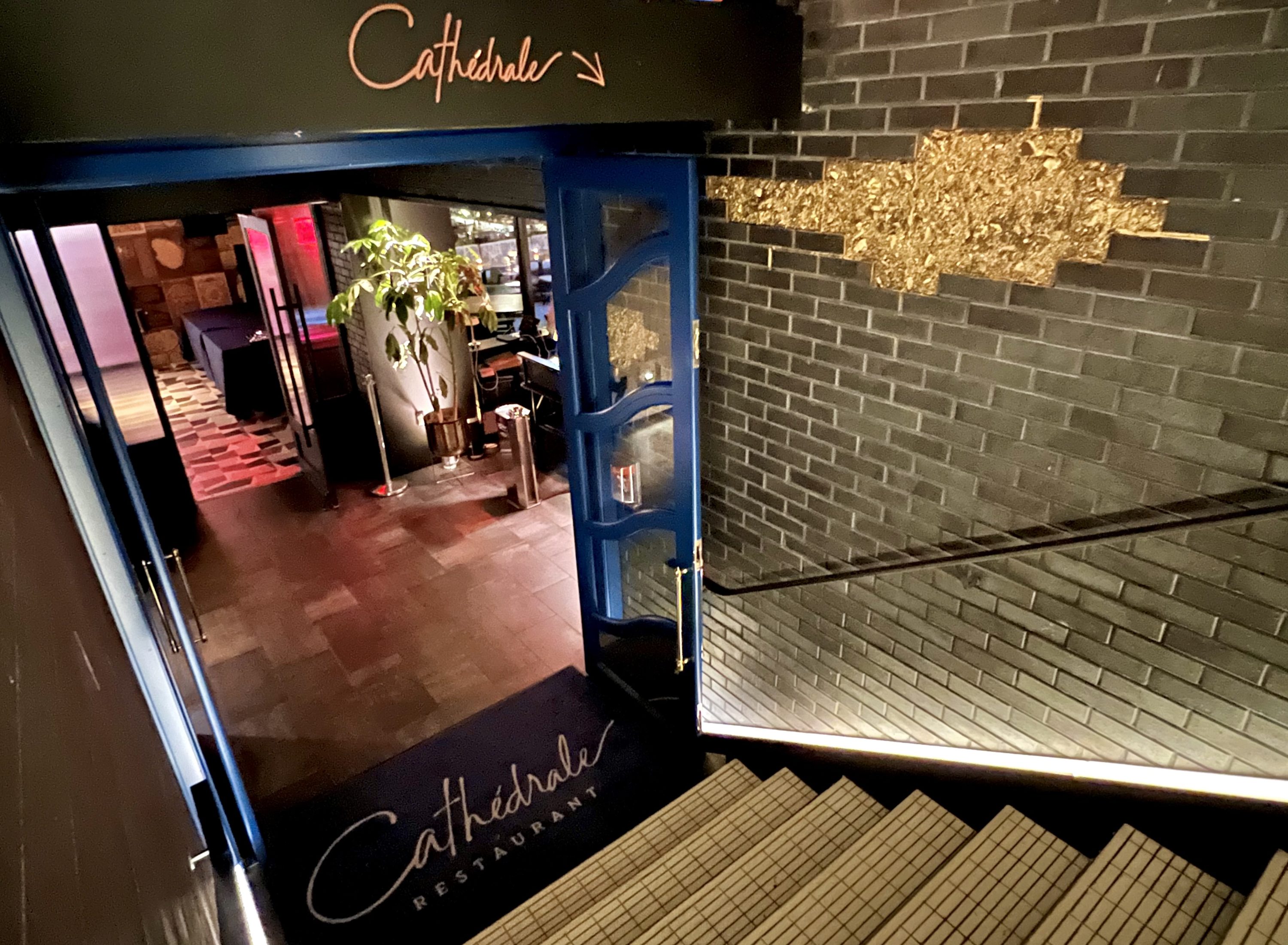Moxy East Village Cathédrale entrance